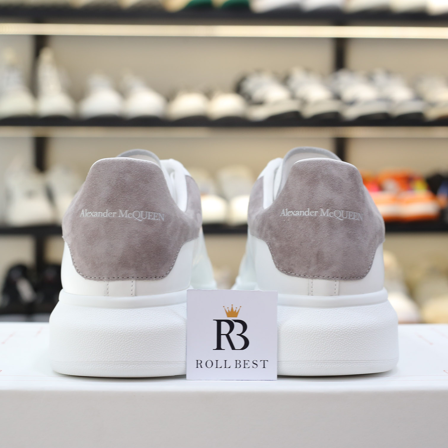 Giày Alexander Mcqueen Trắng Gót Da Lộn Xám Nhạt