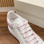 Giày Alexander Mcqueen Trắng Gót Hồng Vân Cá Sấu Like Auth