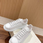 Giày Alexander Mcqueen Trắng Gót Be Vân Cá Sấu Like Auth