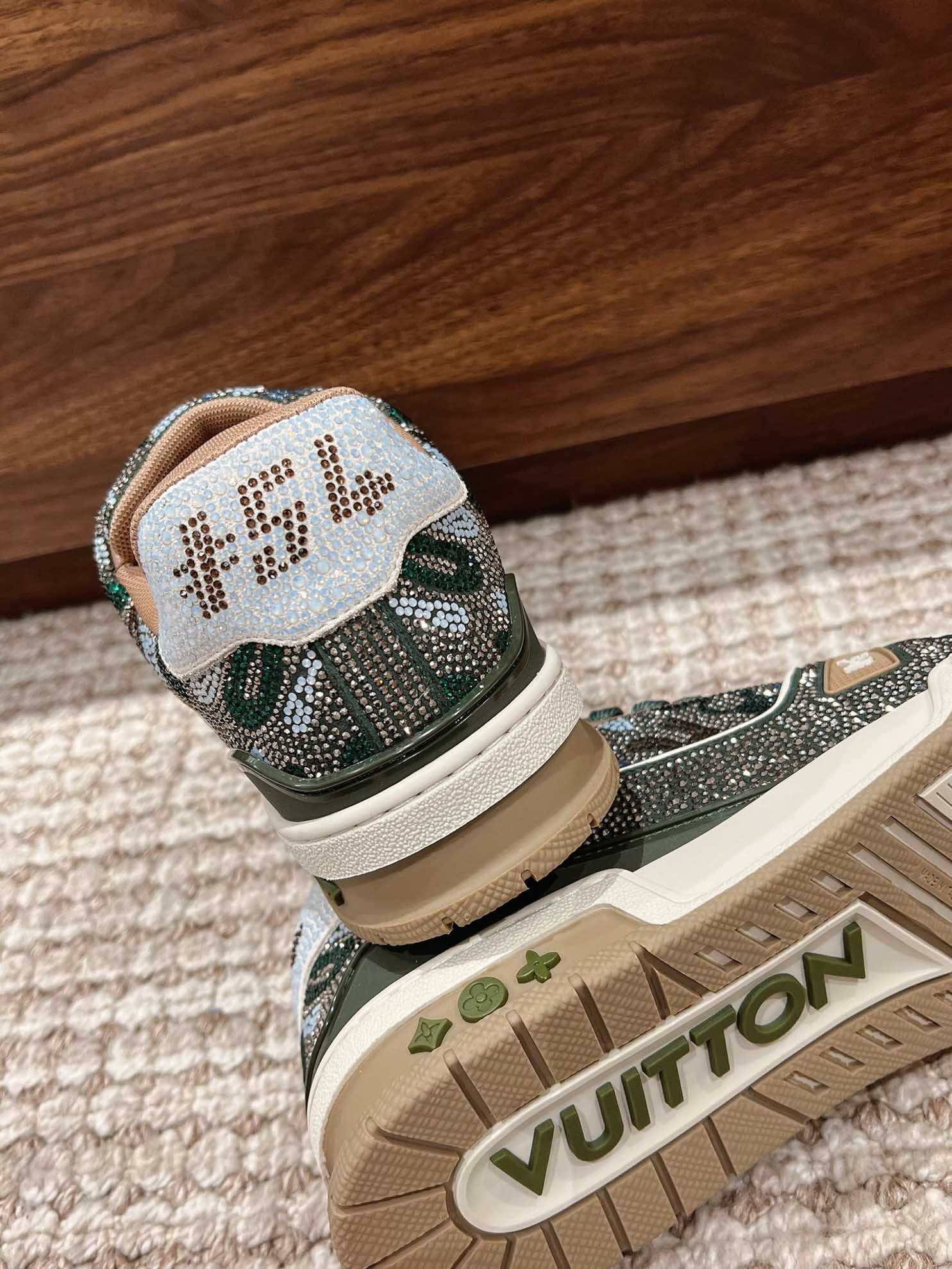 Giày Louis Vuitton Lv Trainer #54 Khaki Green Strass