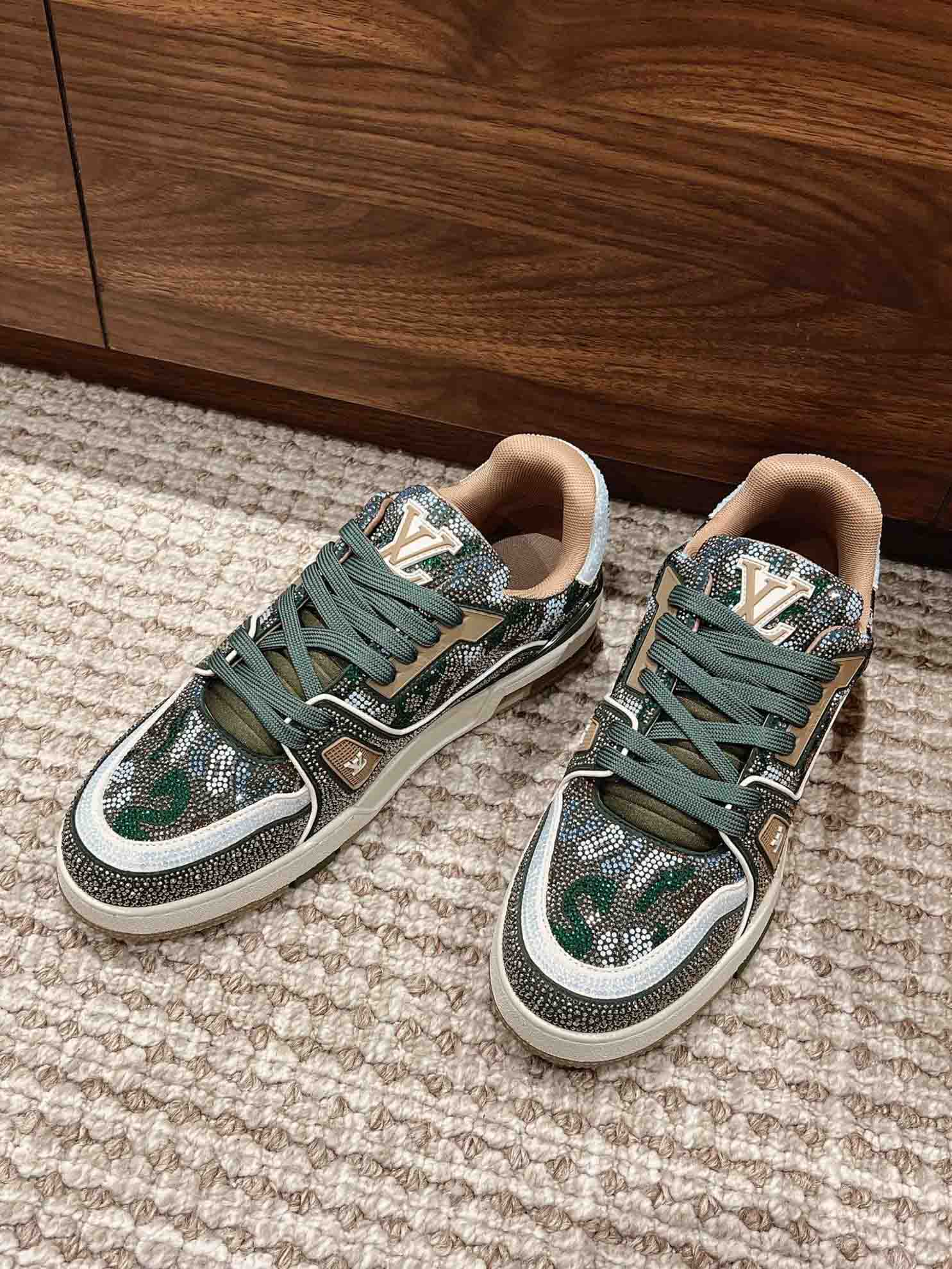 Giày Louis Vuitton Lv Trainer #54 Khaki Green Strass