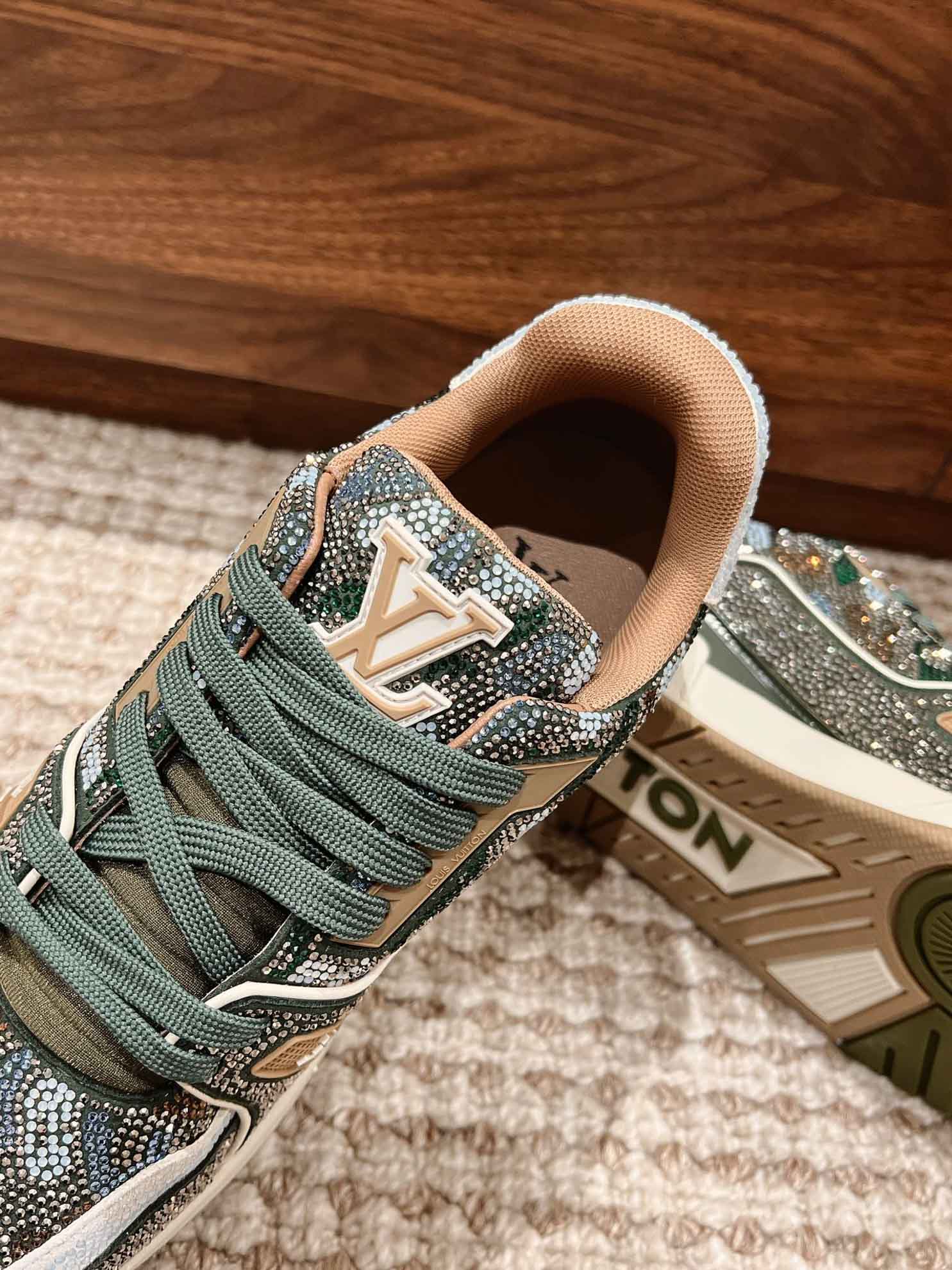 Giày Louis Vuitton Lv Trainer #54 Khaki Green Strass