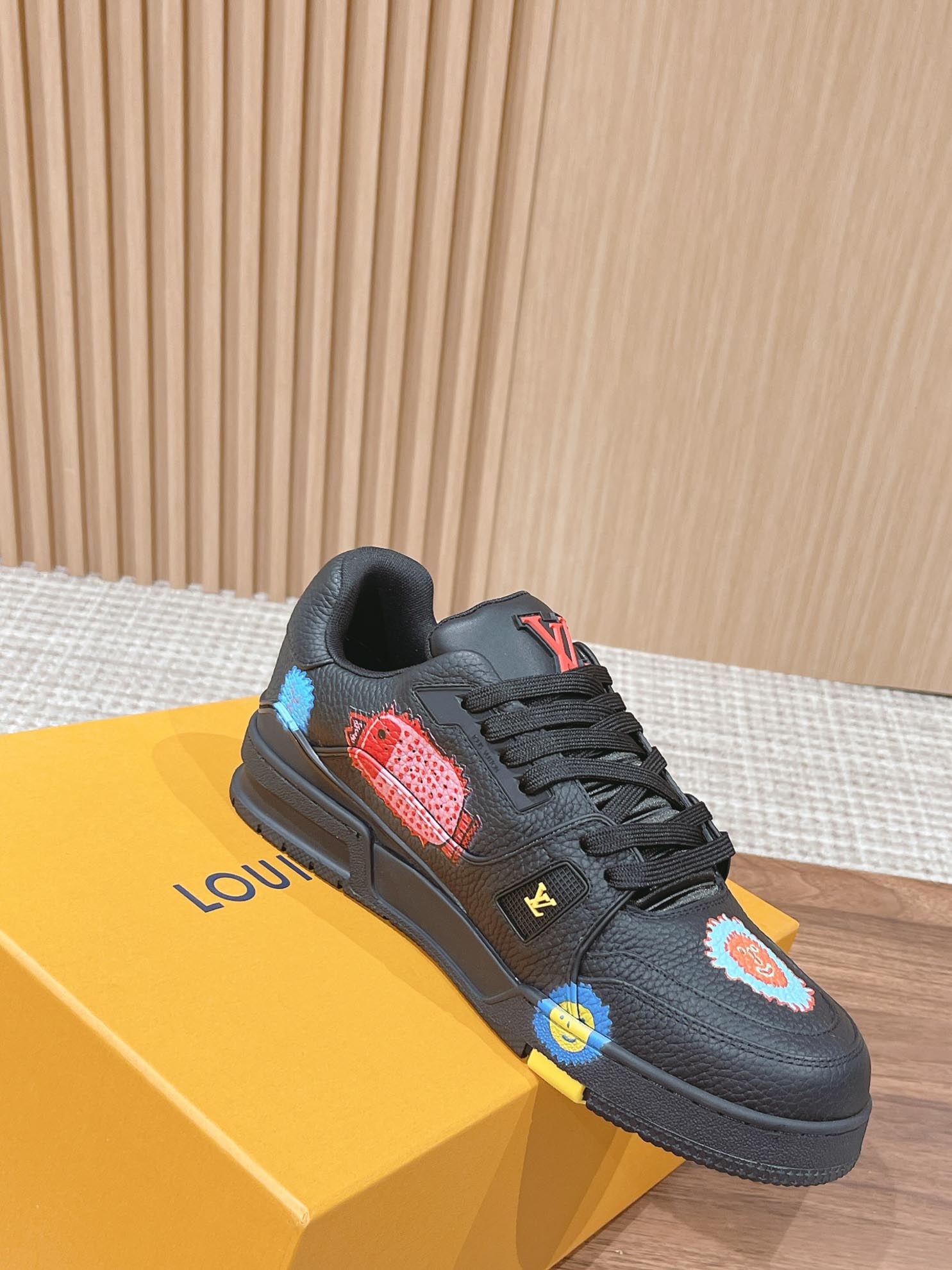Giày Louis Vuitton x Yayoi Kusama Trainer Black Print Best Quality