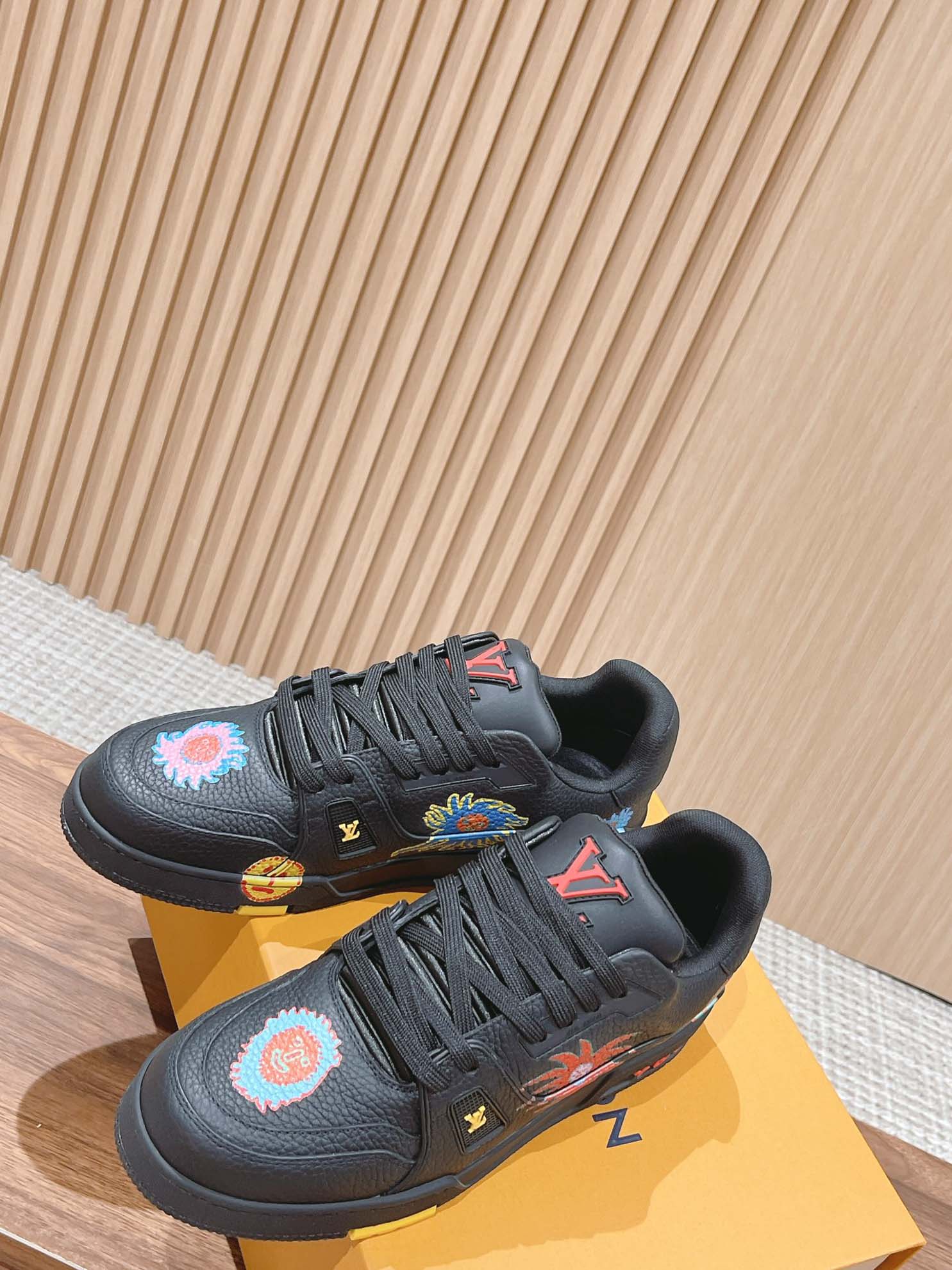Giày Louis Vuitton x Yayoi Kusama Trainer Black Print Best Quality