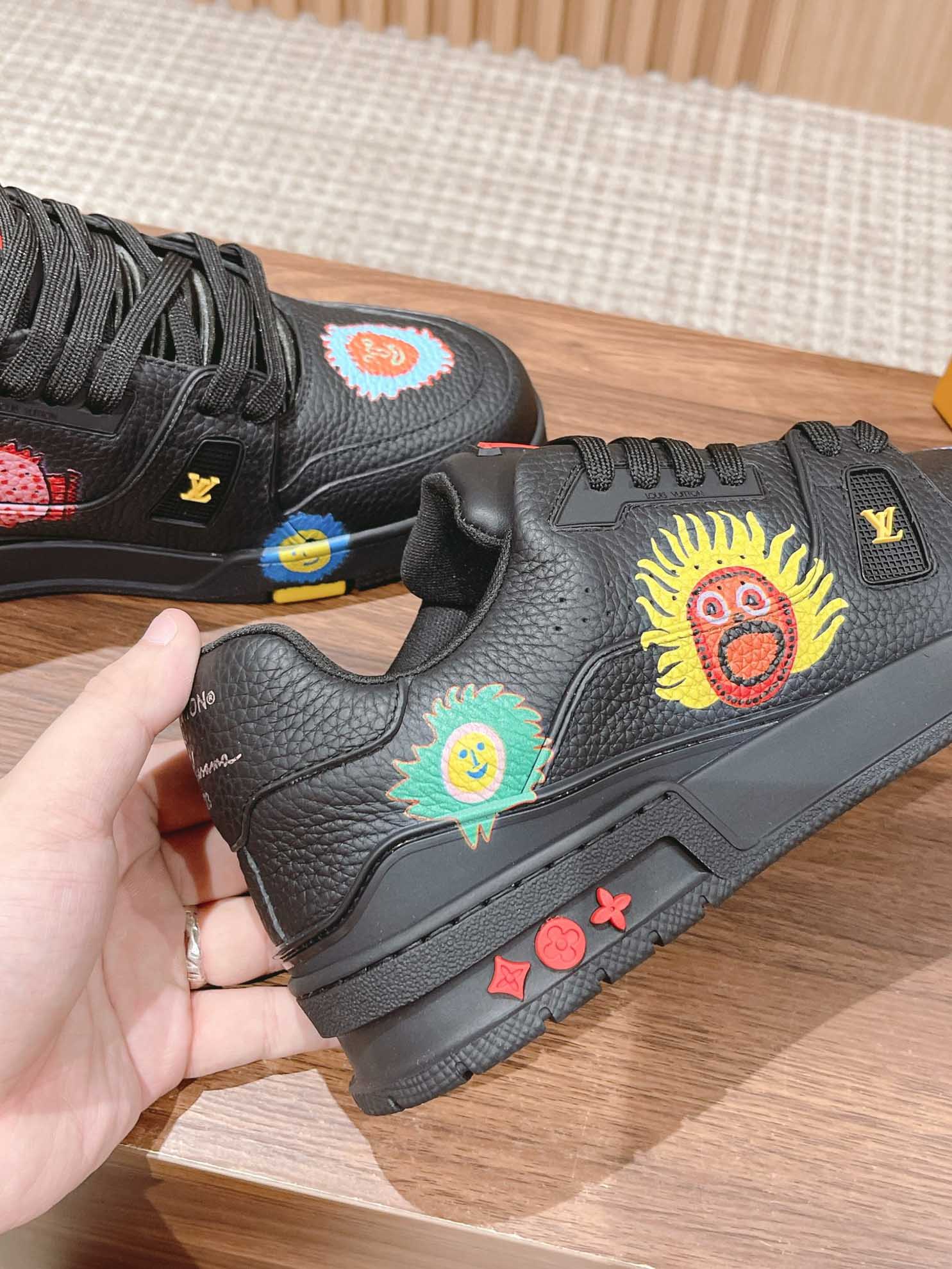 Giày Louis Vuitton x Yayoi Kusama Trainer Black Print Best Quality