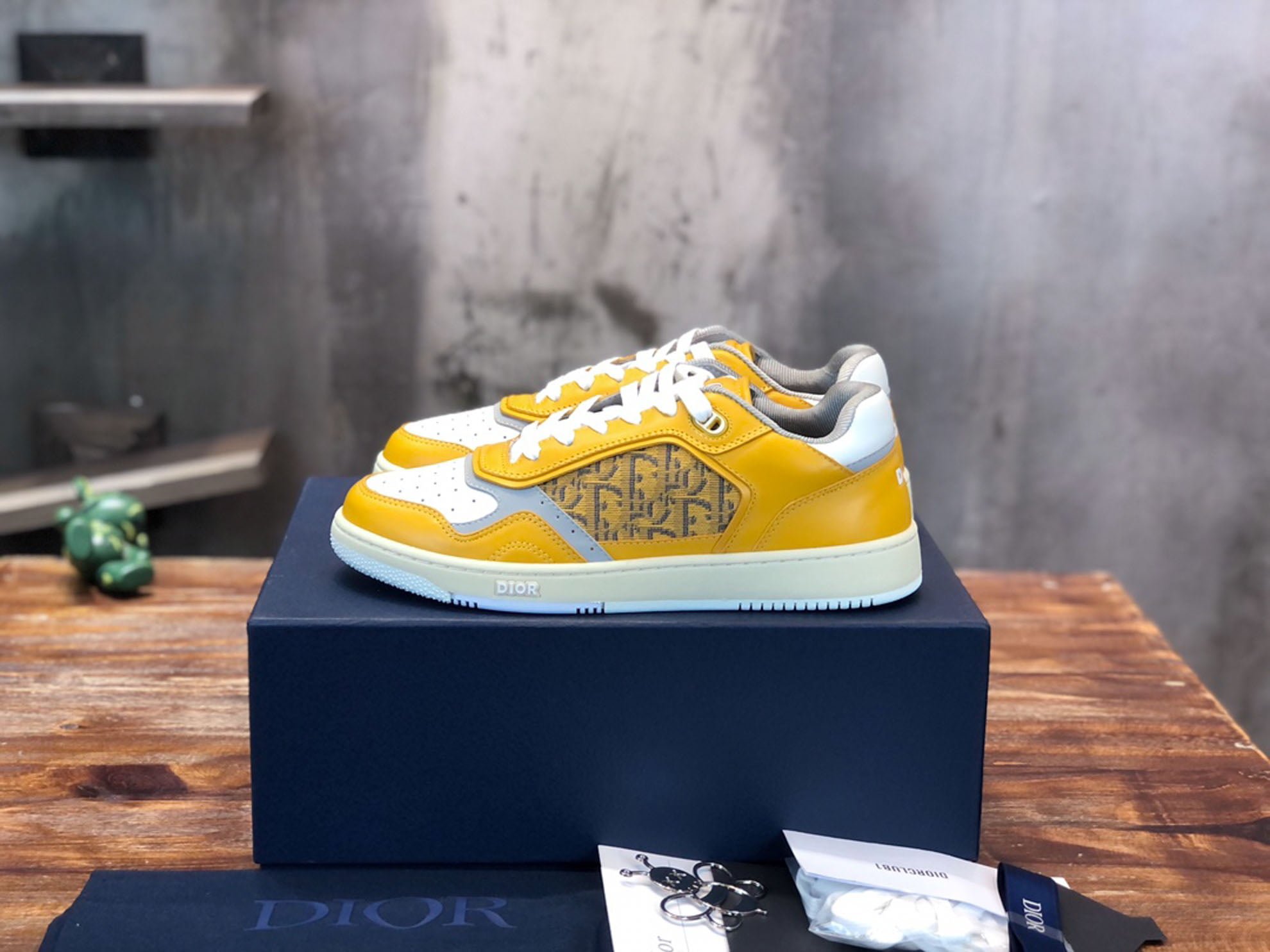 Giày Dior B27 Gold Tone Dior Oblique Jacquard Like Auth