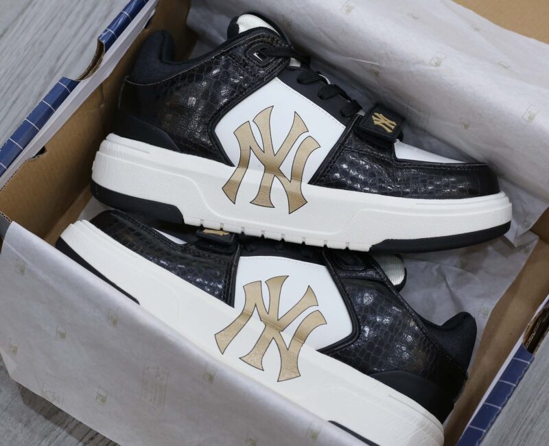 Giày MLB Chunky Liner Mid Lux New York Yankees Black Like Auth