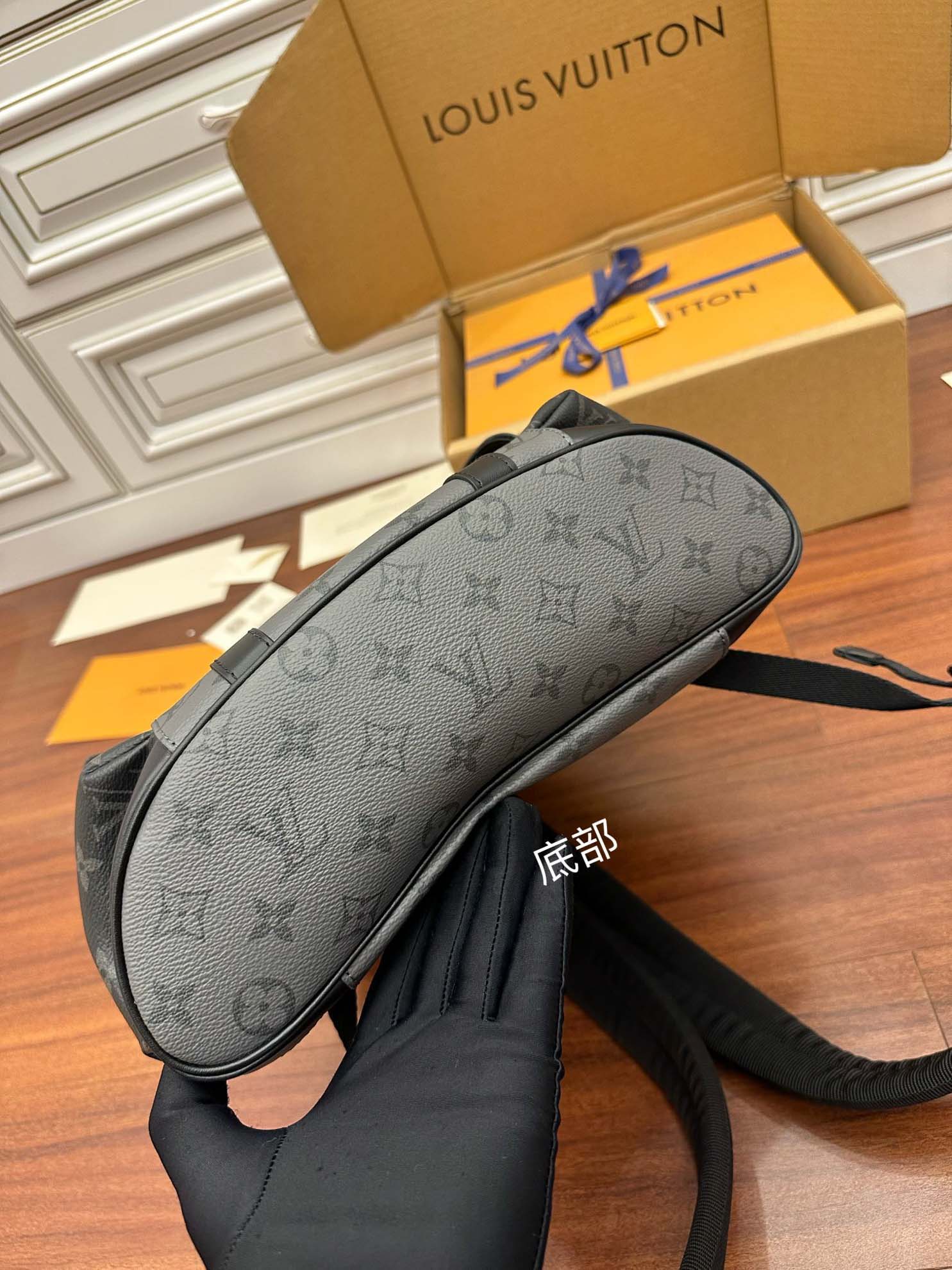 BaLo LV Christopher MM Monogram Eclipse Canvas Đen Nhạt