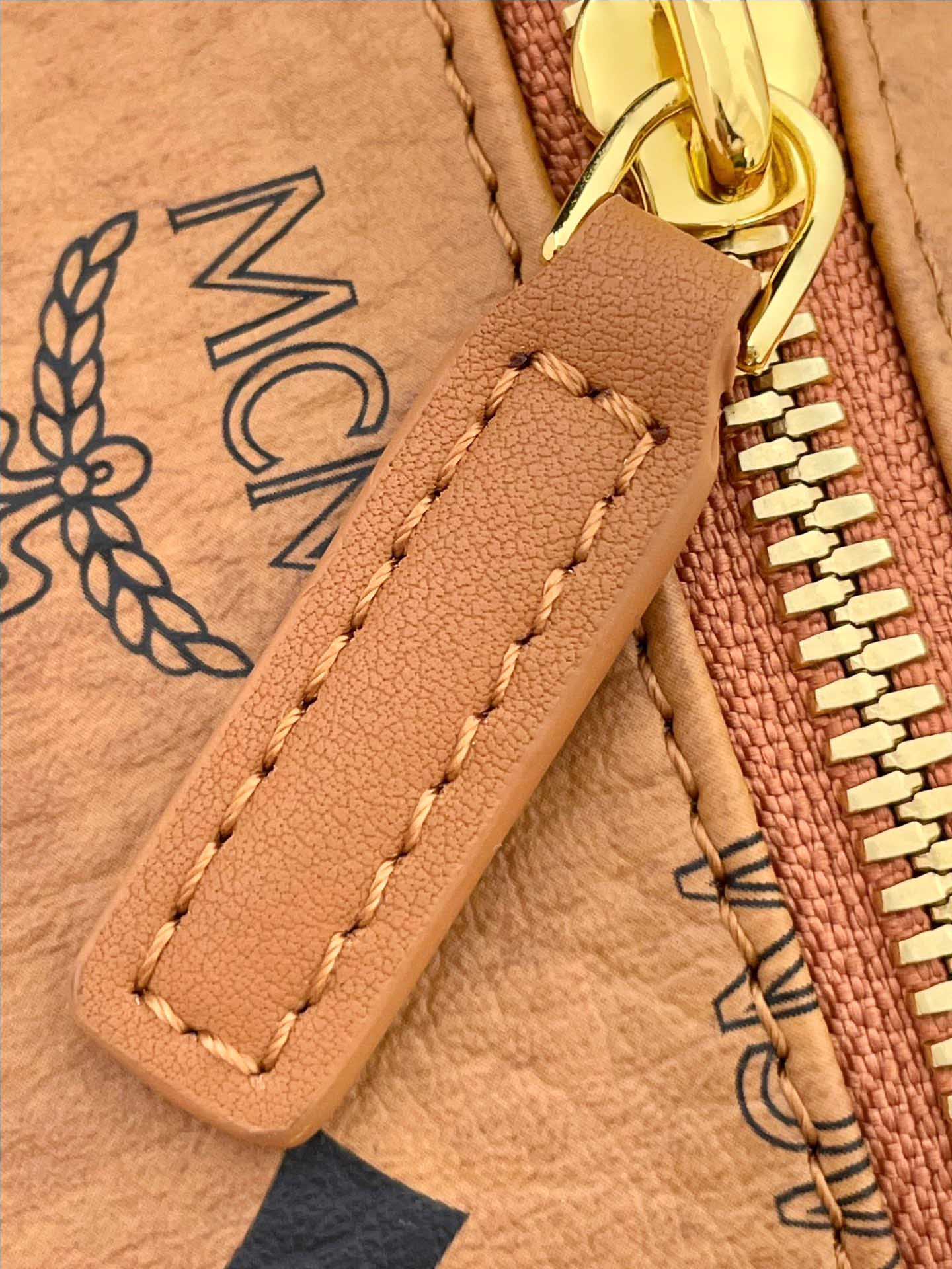 Balo MCM Stark Side Studs Visetos màu Cognac Mini