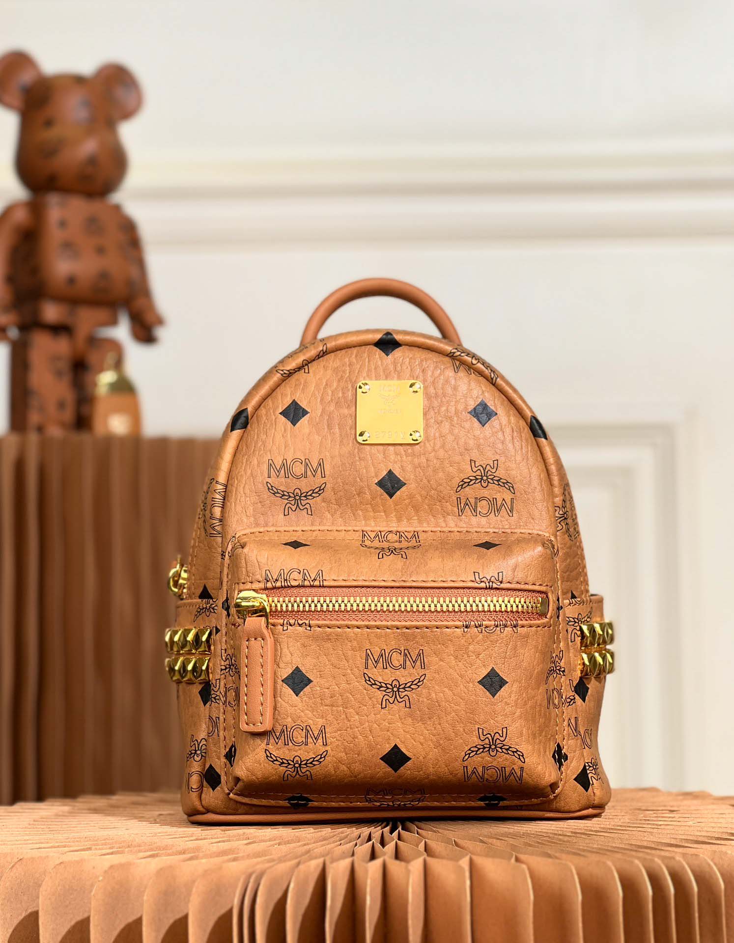 Balo MCM Stark Side Studs Visetos màu Cognac Mini