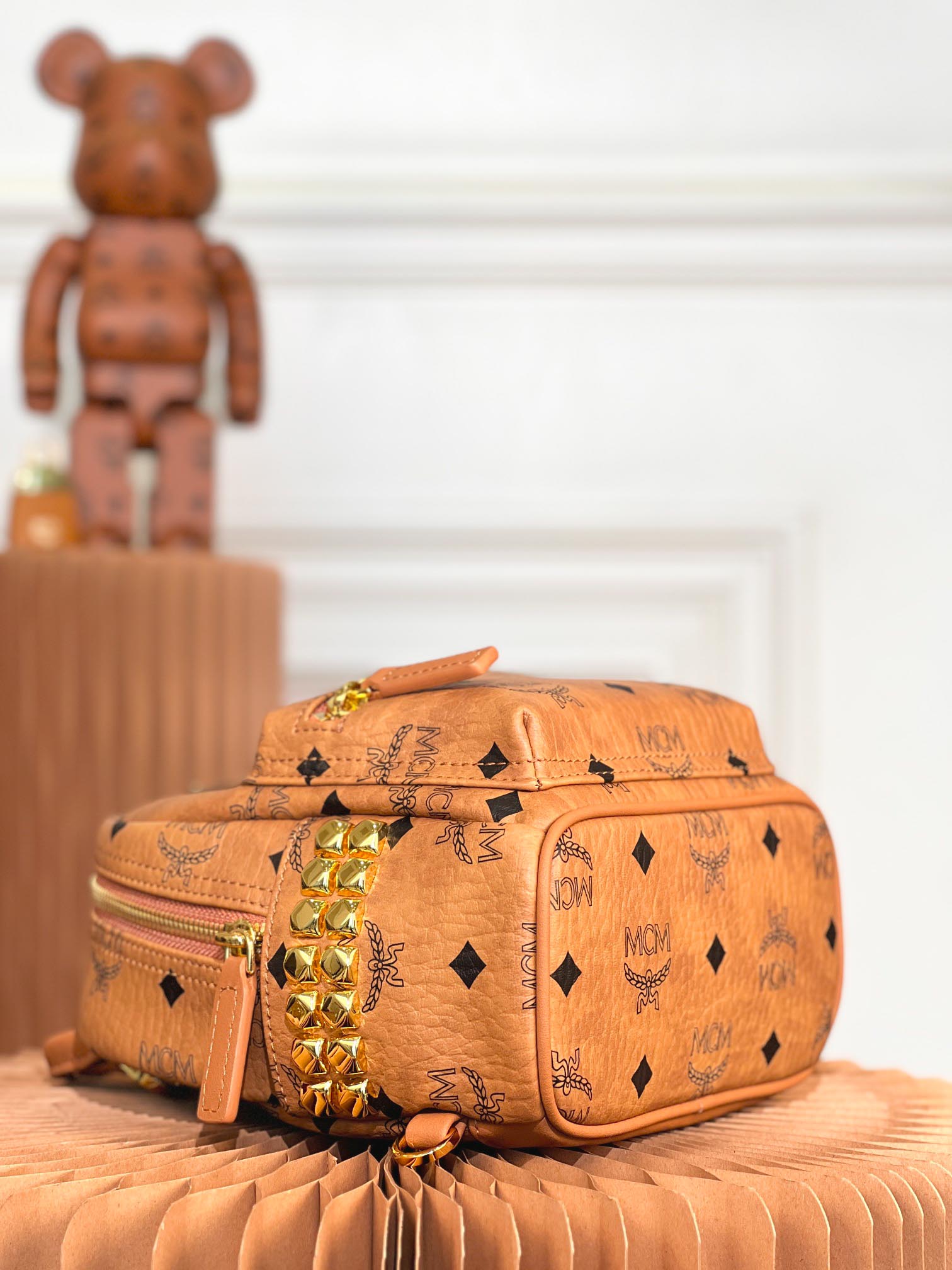 Balo MCM Stark Side Studs Visetos màu Cognac Mini