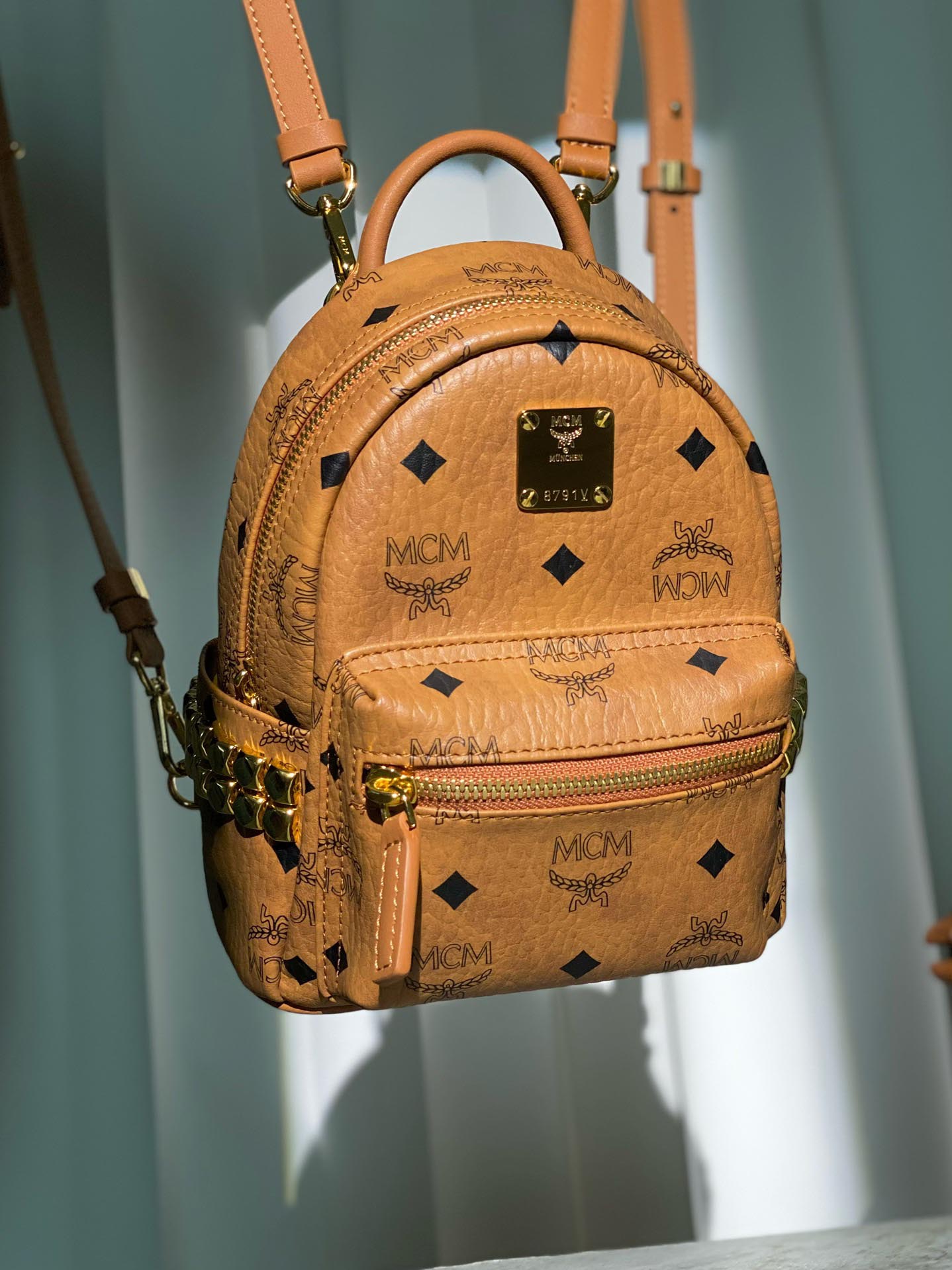 Balo MCM Stark Side Studs Visetos màu Cognac Mini