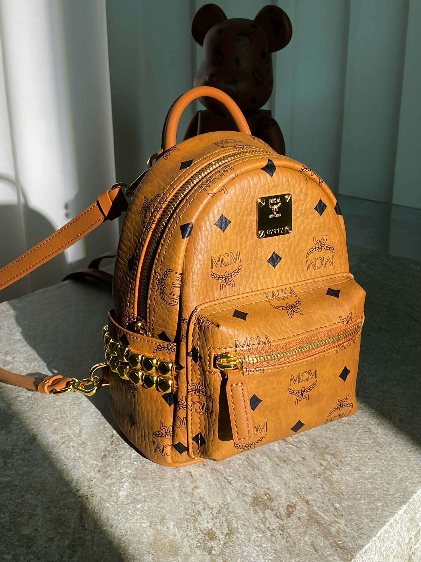Balo MCM Stark Side Studs Visetos màu Cognac Mini
