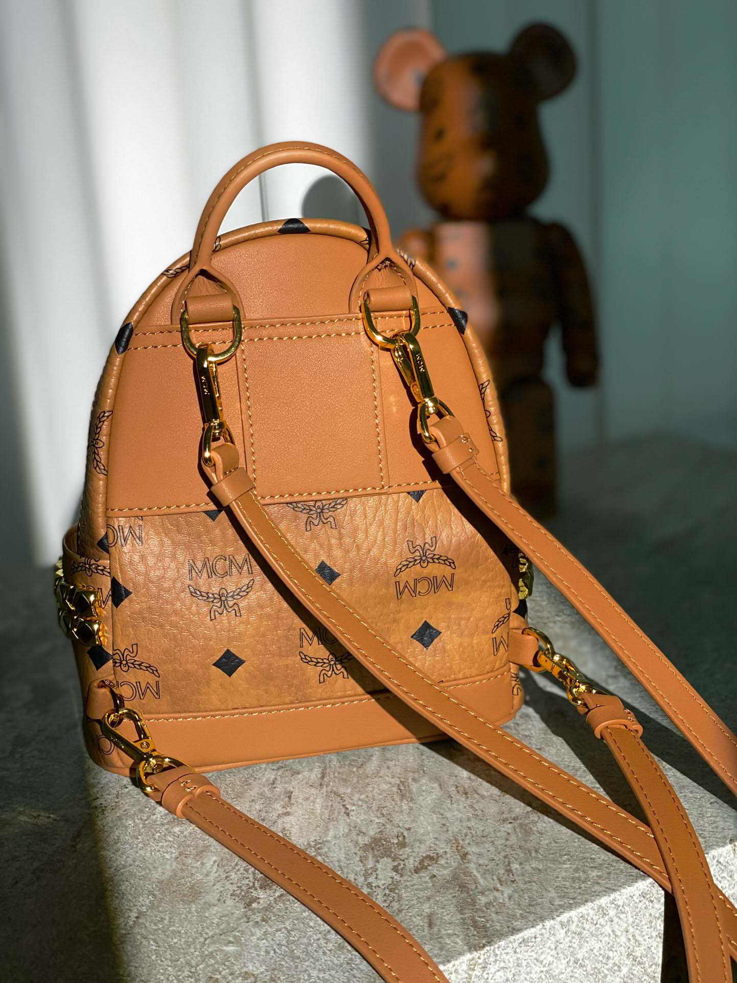 Balo MCM Stark Side Studs Visetos màu Cognac Mini