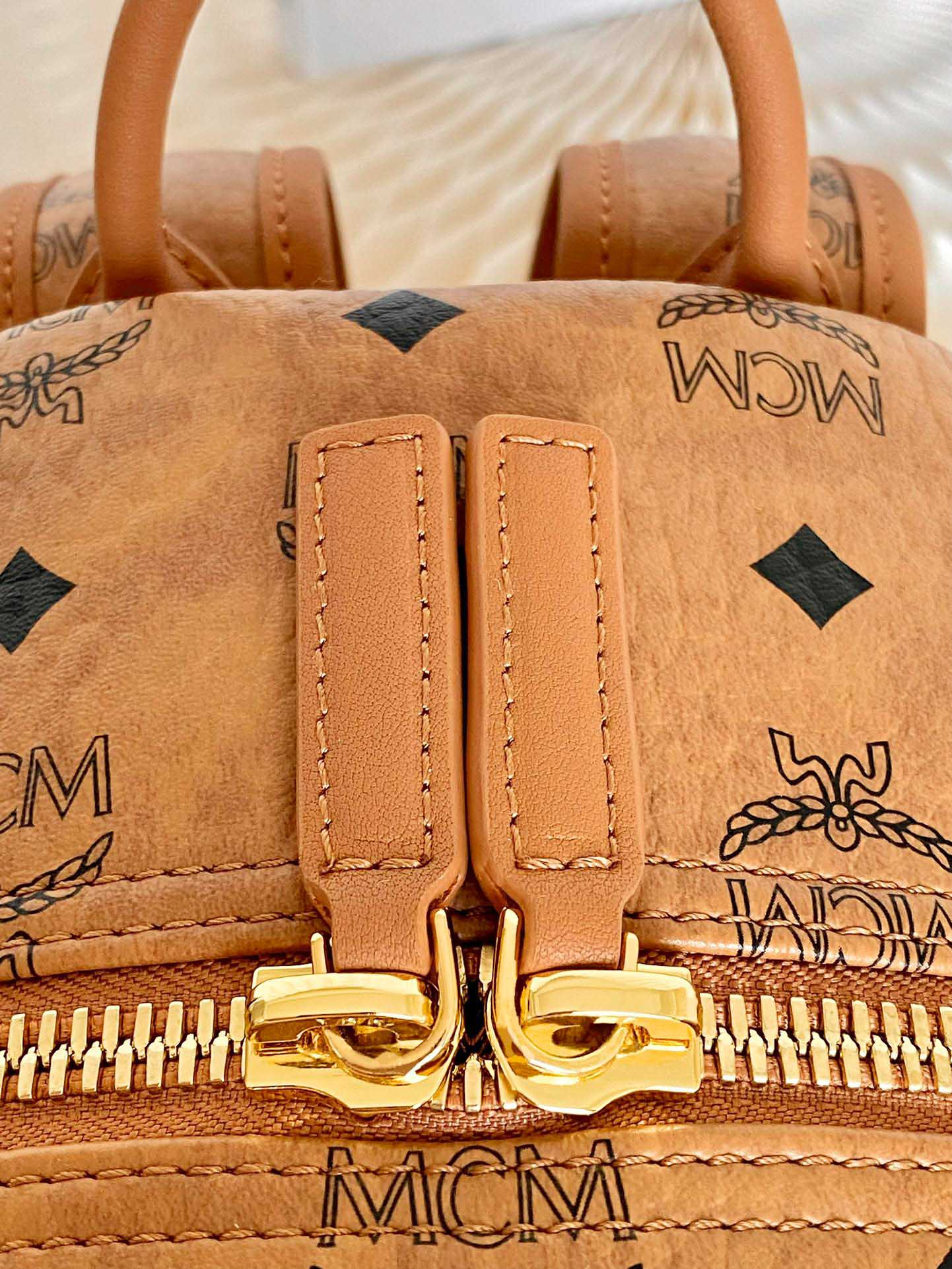 Balo MCM Stark Side Studs Visetos màu Cognac Small