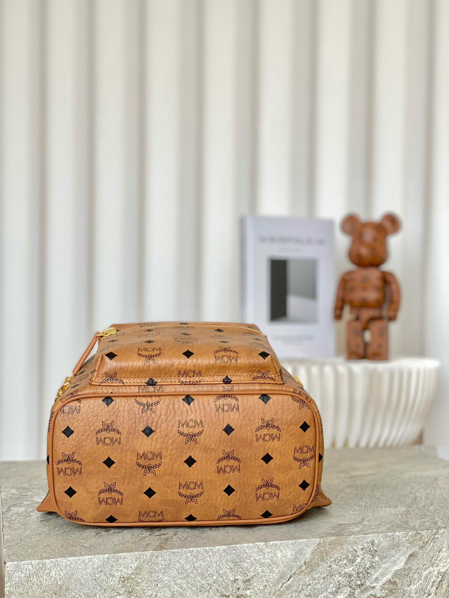 Balo MCM Stark Side Studs Visetos màu Cognac Small