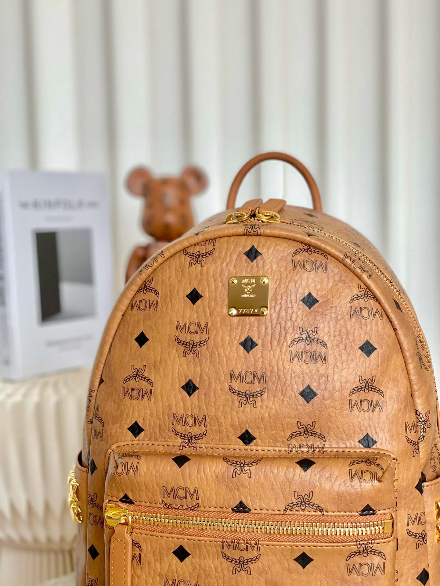 Balo MCM Stark Side Studs Visetos màu Cognac Small