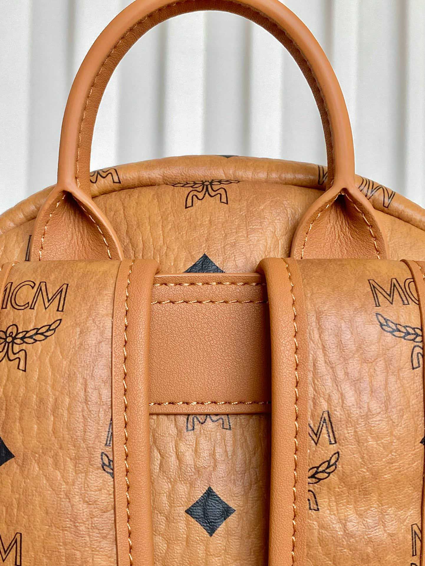 Balo MCM Stark Side Studs Visetos màu Cognac Small