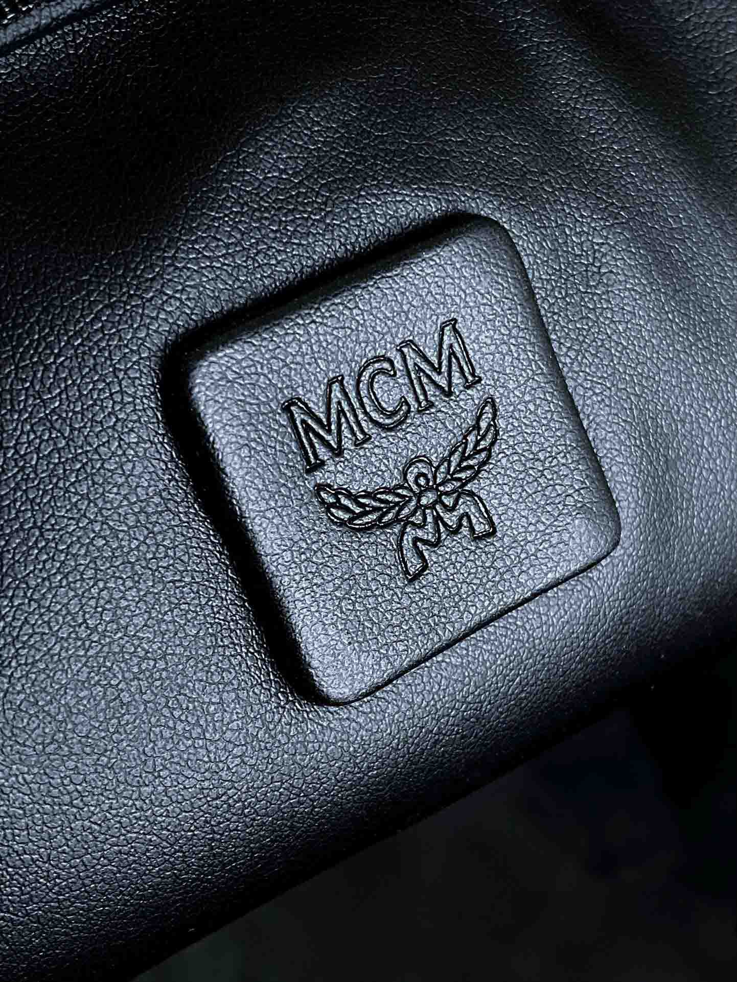 Balo MCM Stark Side Studs Visetos màu Cognac Small