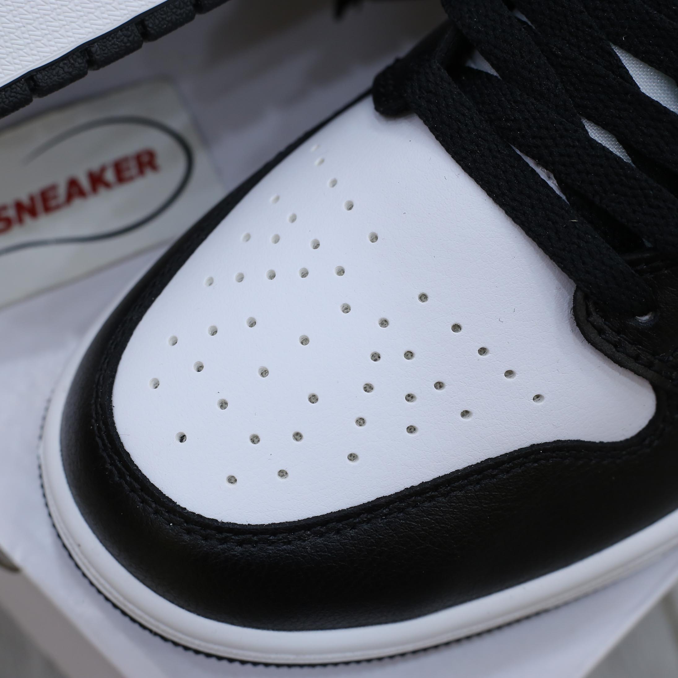 Giày Nike Air Jordan 1 Mid ‘Panda’ Best Quality