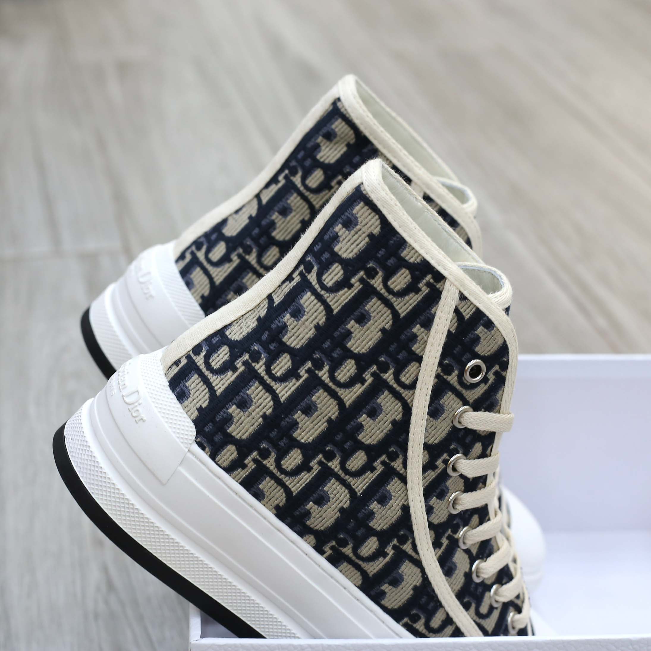 Giày WALK’N’DIOR HIGH-TOP PLATFORM SNEAKER Deep Blue Dior Oblique Embroidered Cotton Best Quality
