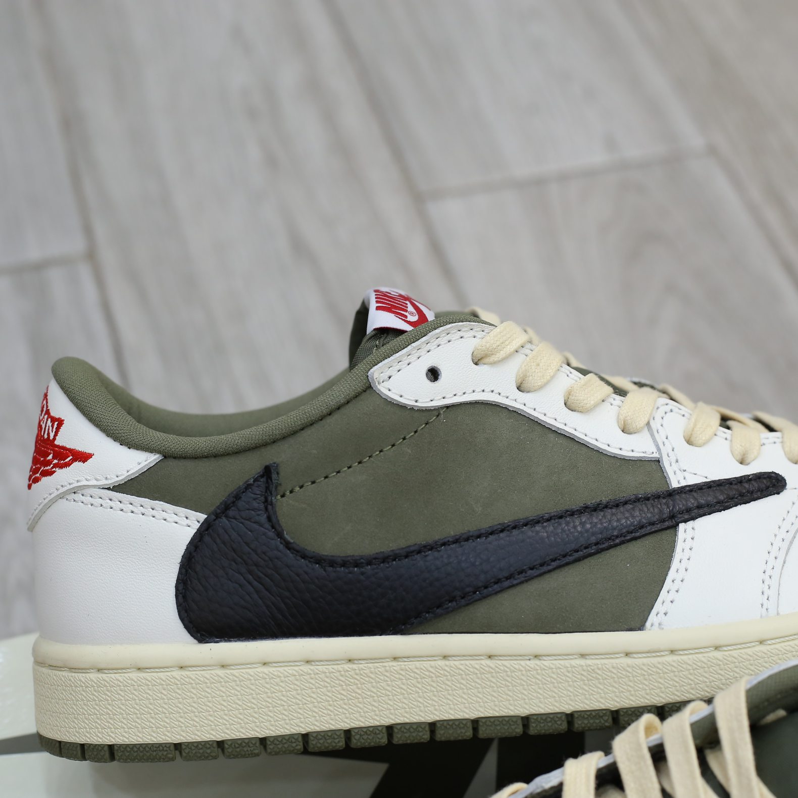 Jordan 1 Low OG Medium Olive Like Auth