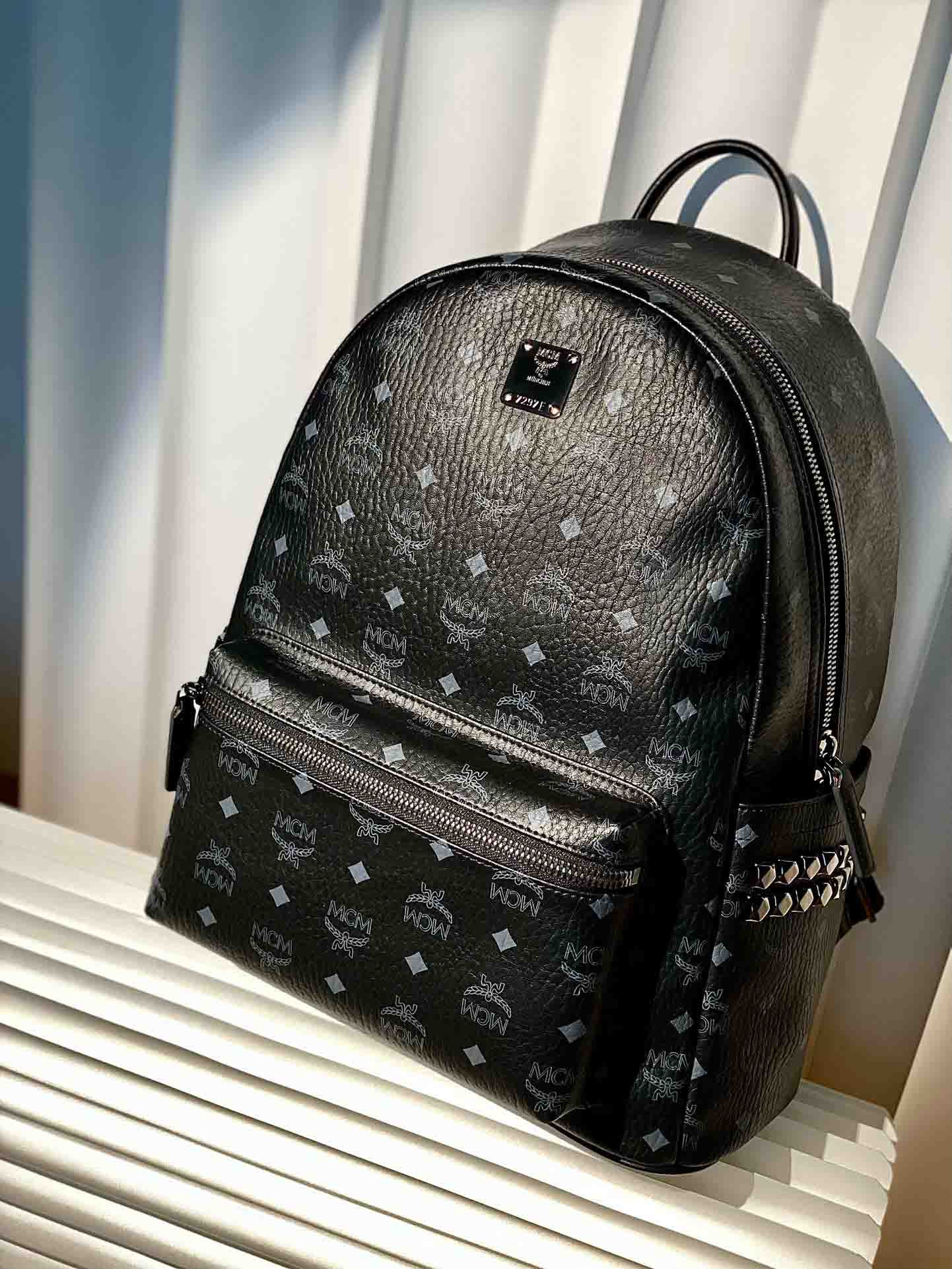 Balo MCM Stark Side Studs in Visetos Black Medium Best Quality
