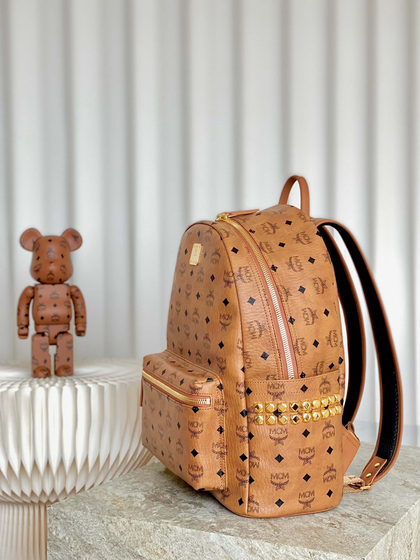 Balo MCM Stark Side Studs Visetos màu Cognac Medium Best Quality