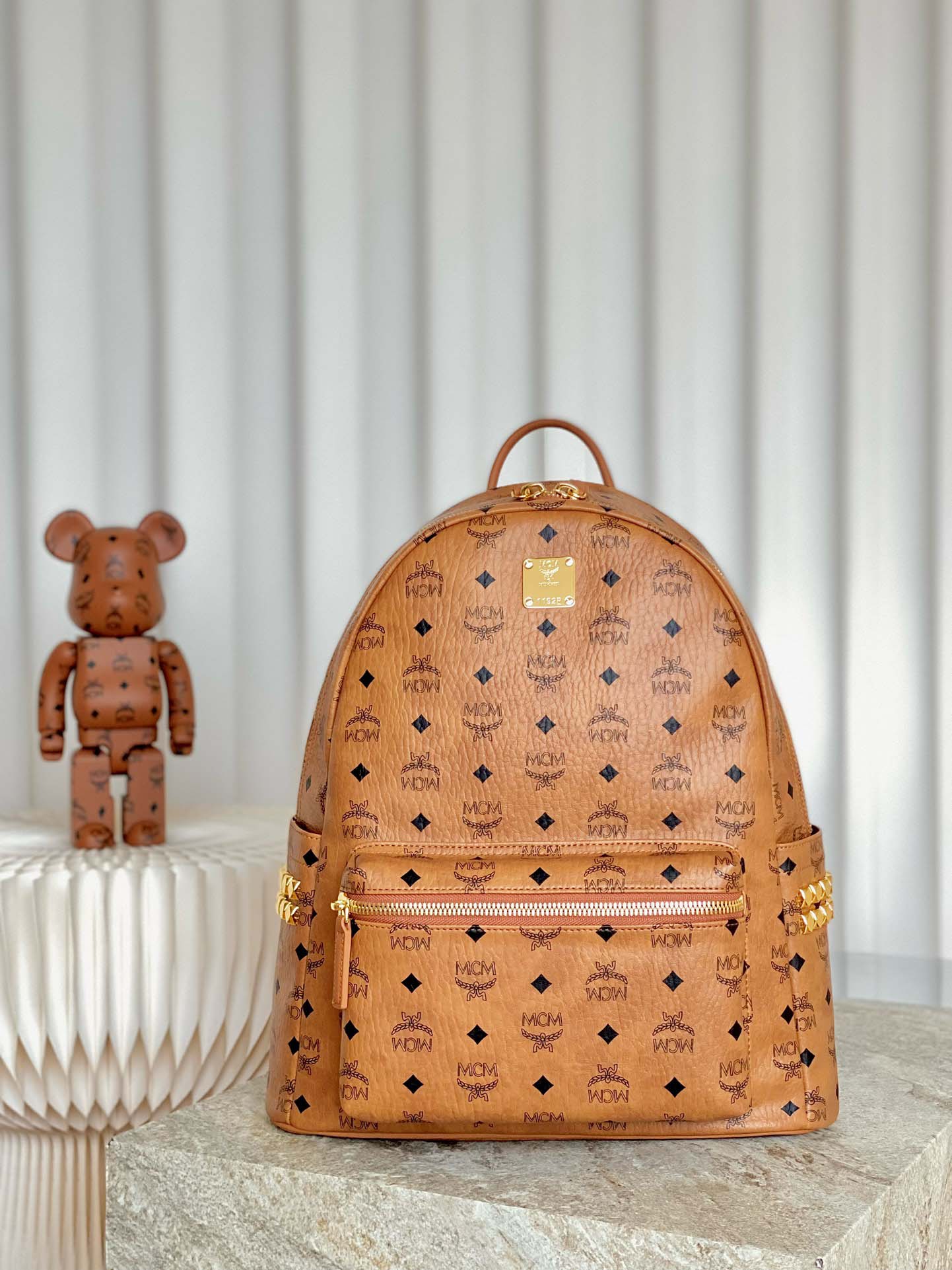 Balo MCM Stark Side Studs Visetos màu Cognac Medium Best Quality