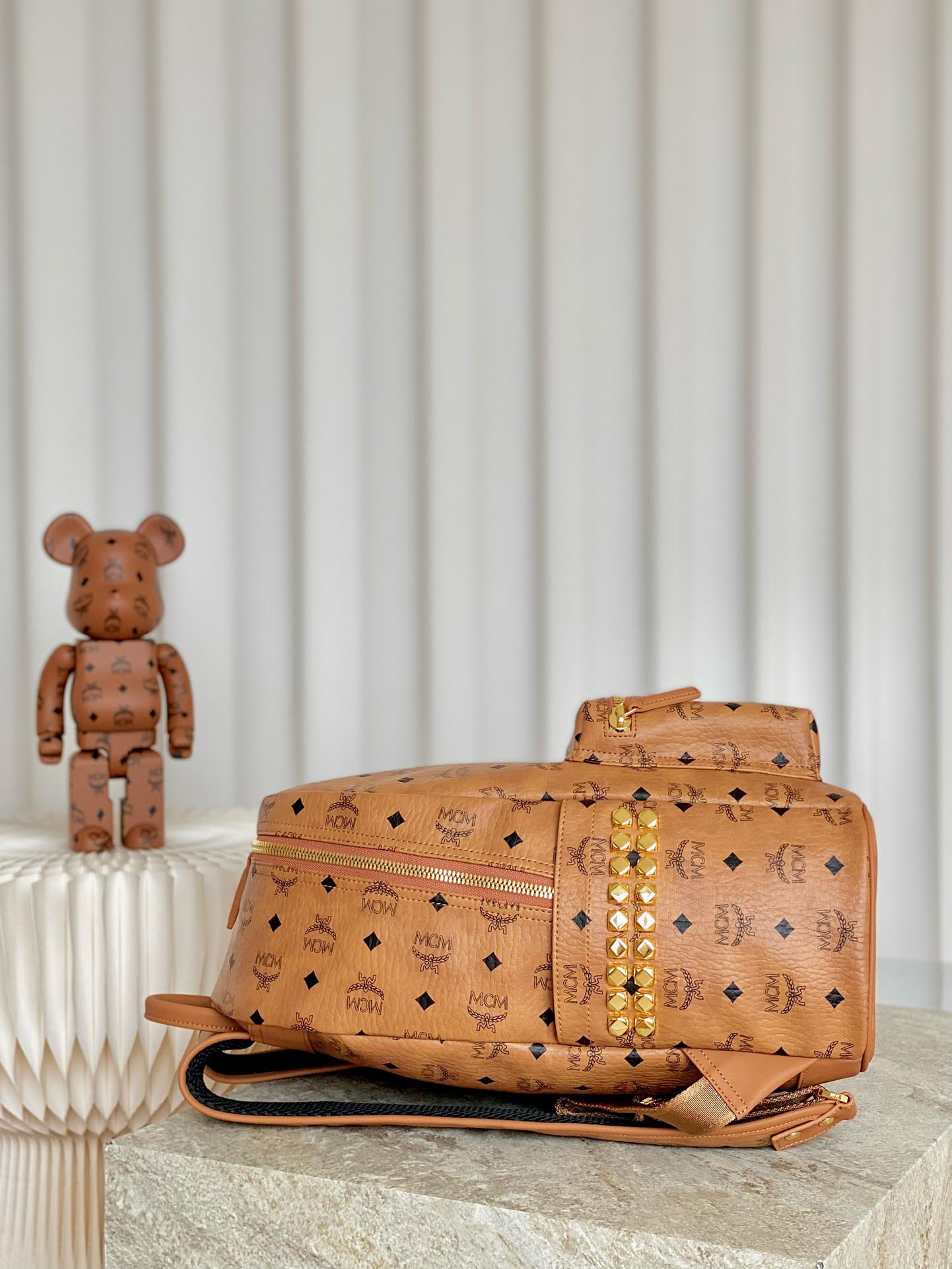 Balo MCM Stark Side Studs Visetos màu Cognac Medium Best Quality