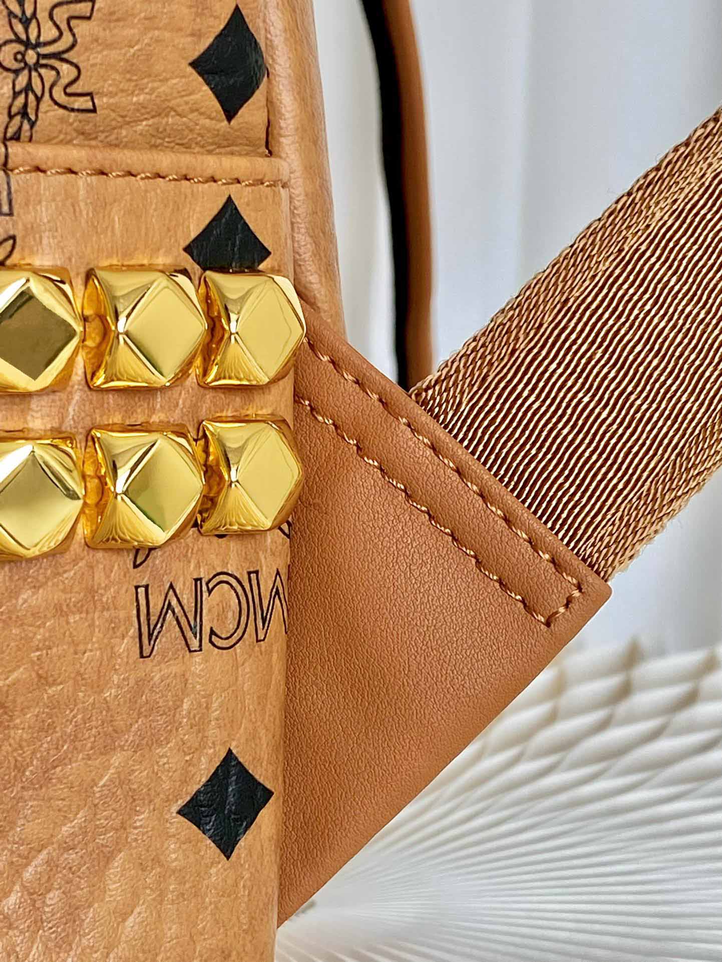 Balo MCM Stark Side Studs Visetos màu Cognac Mini Best Quality