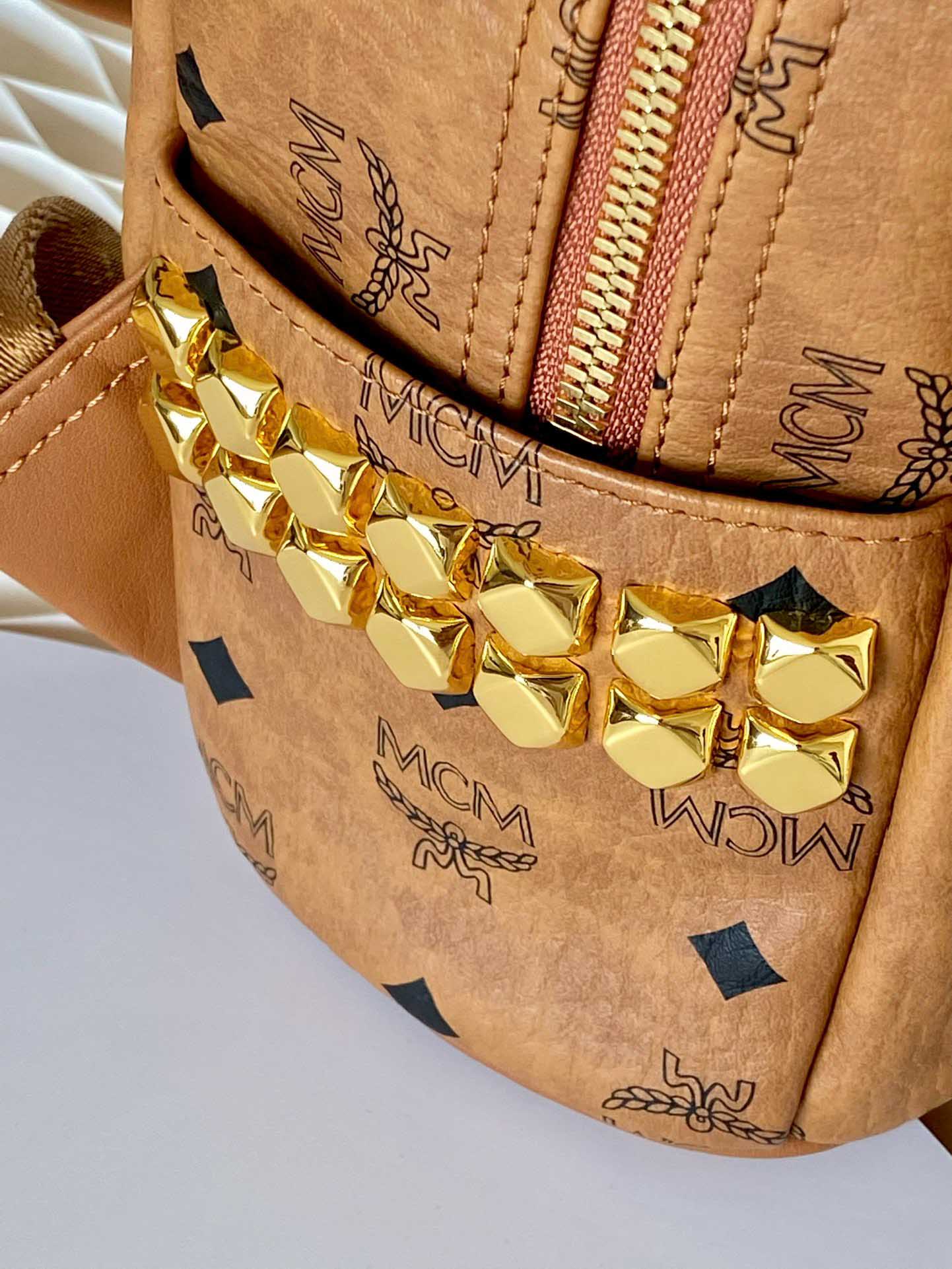 Balo MCM Stark Side Studs Visetos màu Cognac Mini Best Quality