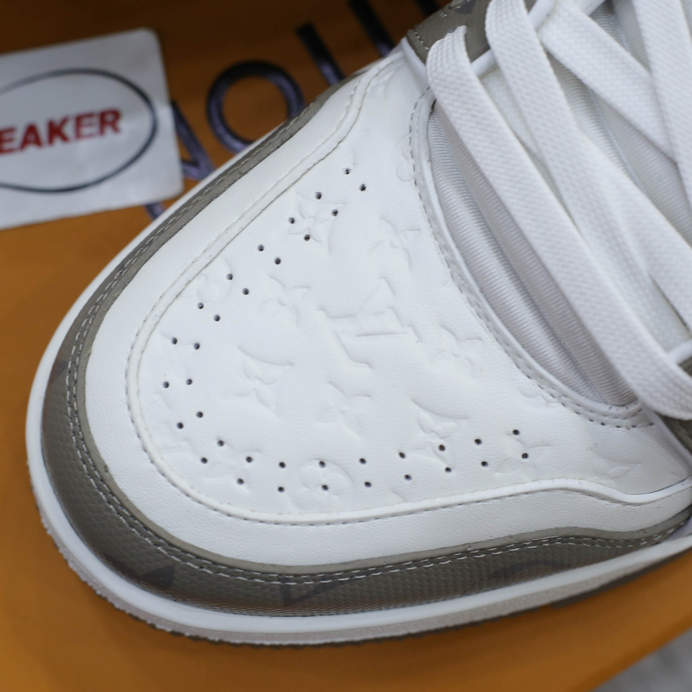 Giày Louis Vuiton #54 Trainer Arch Light Grey White Like Auth