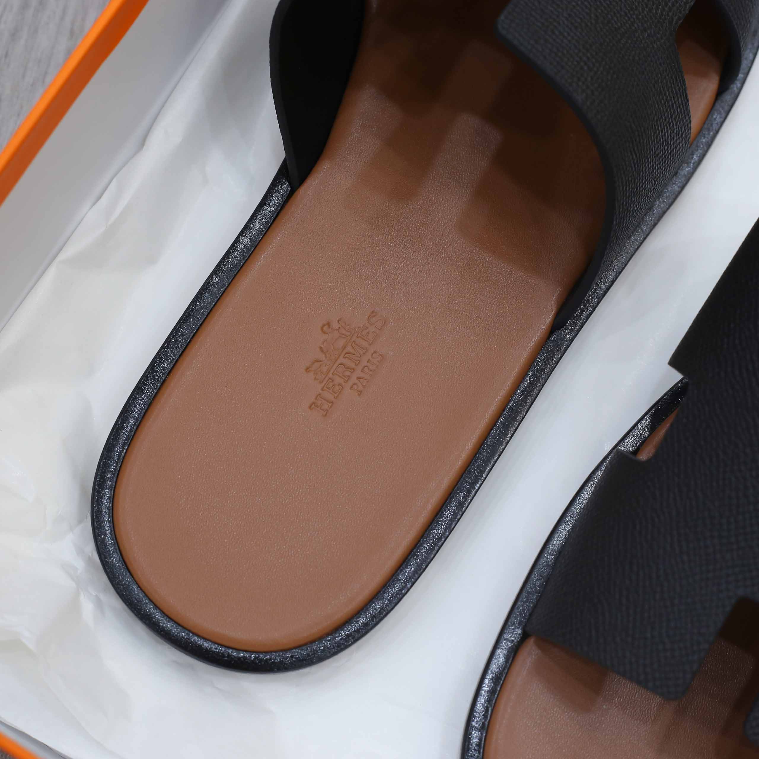 Dép Hermes da Epsom Đen Đế Nâu Like Auth