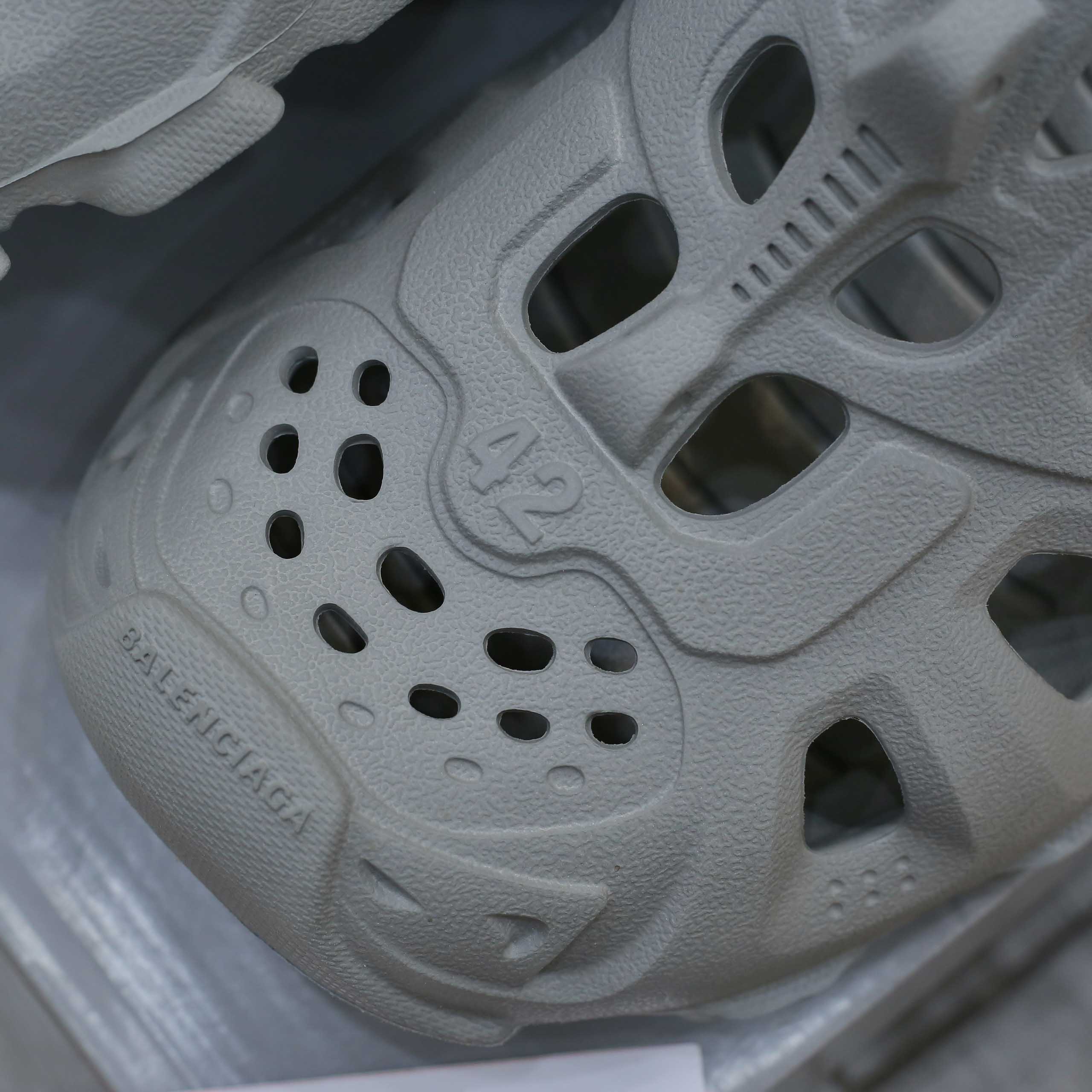Giày Balenciaga HD Grey Rubber Like Auth