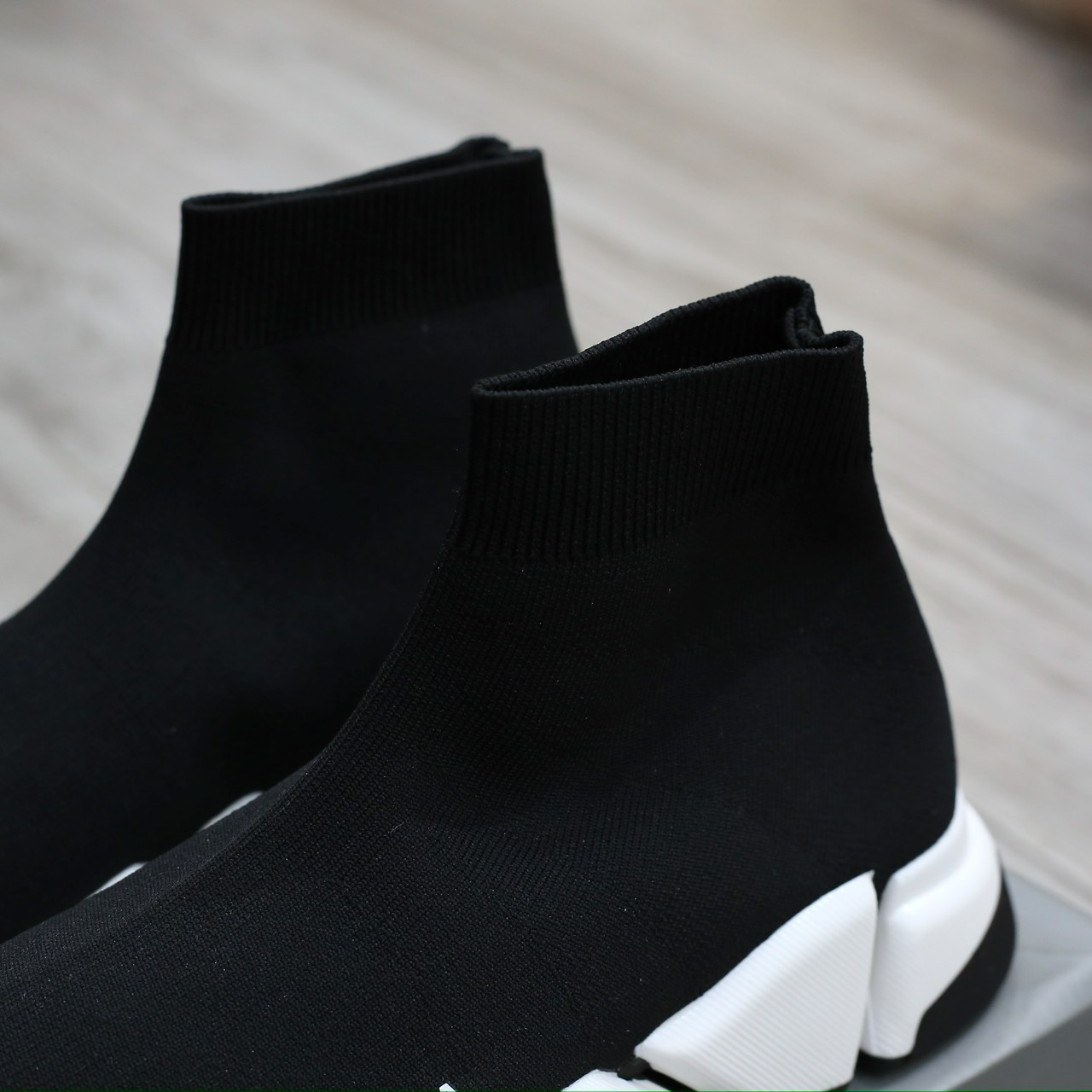 Giày Balenciaga Man Black And White Speed 2.0 Best Quality