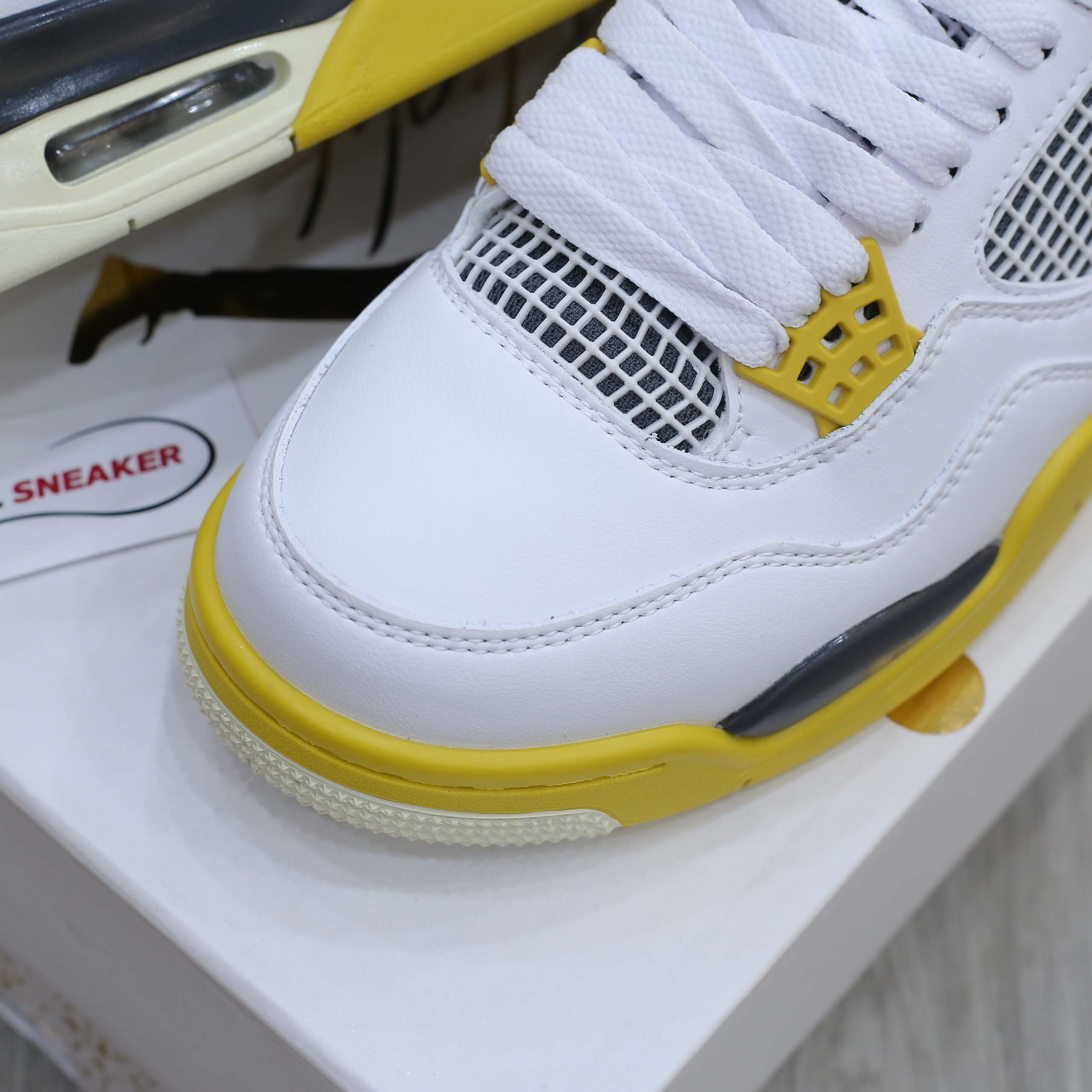Giày Jordan 4 Retro Vivid Sulfur Like Auth