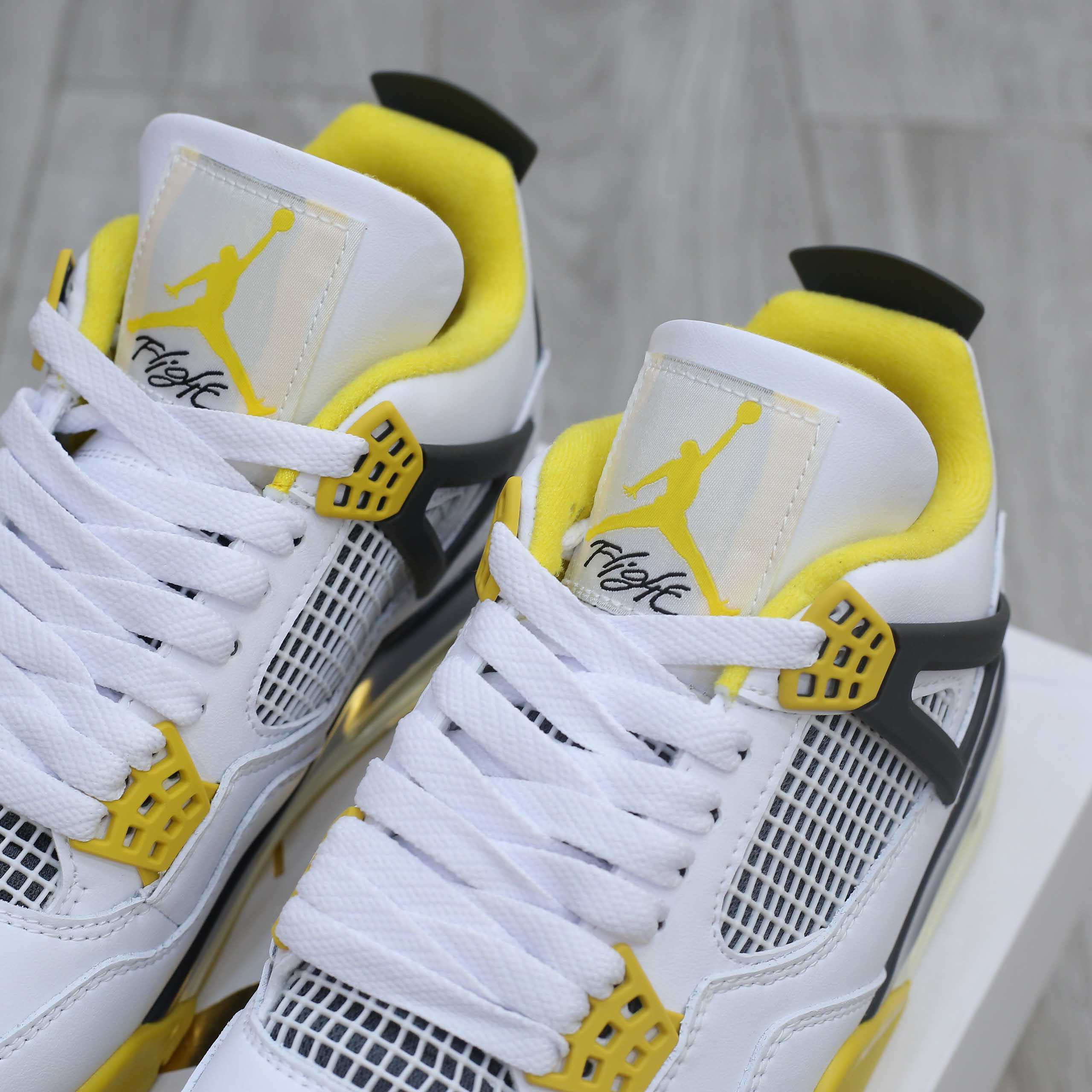 Giày Jordan 4 Retro Vivid Sulfur Like Auth
