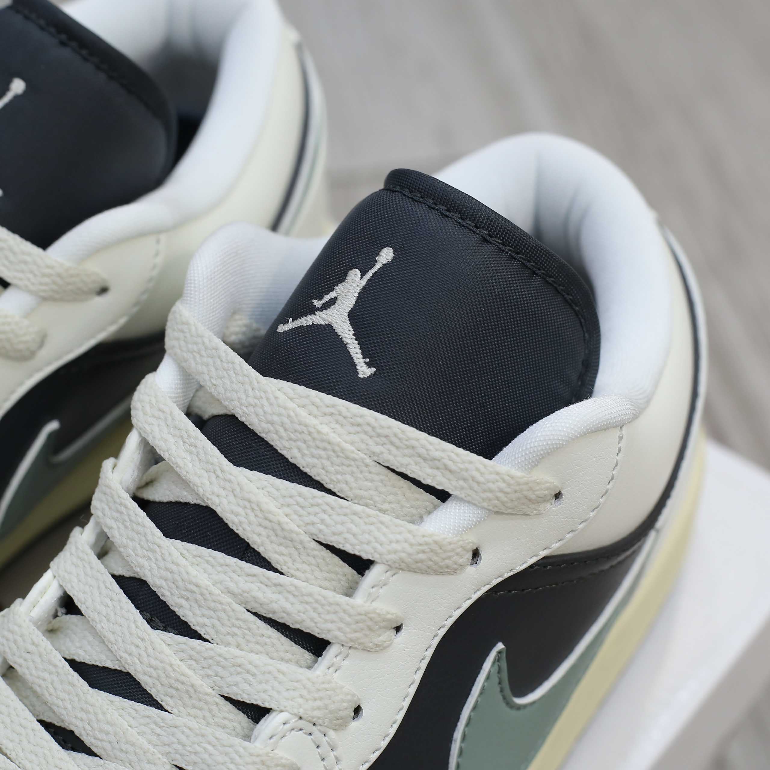 Giày Nike Air Jordan 1 Low ‘Jade Smoke’ (W) Like Auth