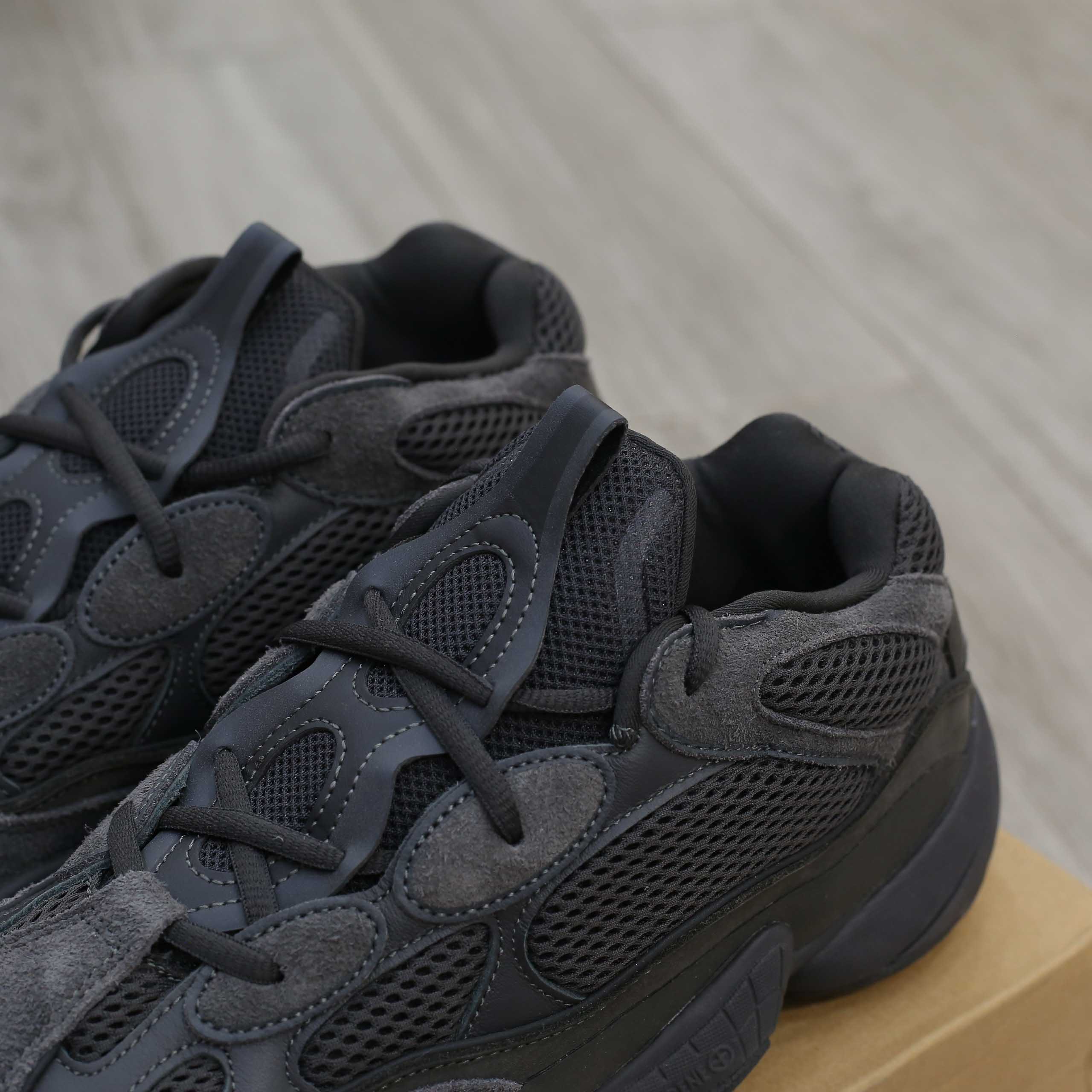 Giày Adidas Yeezy 500 Utility Black Best Quality