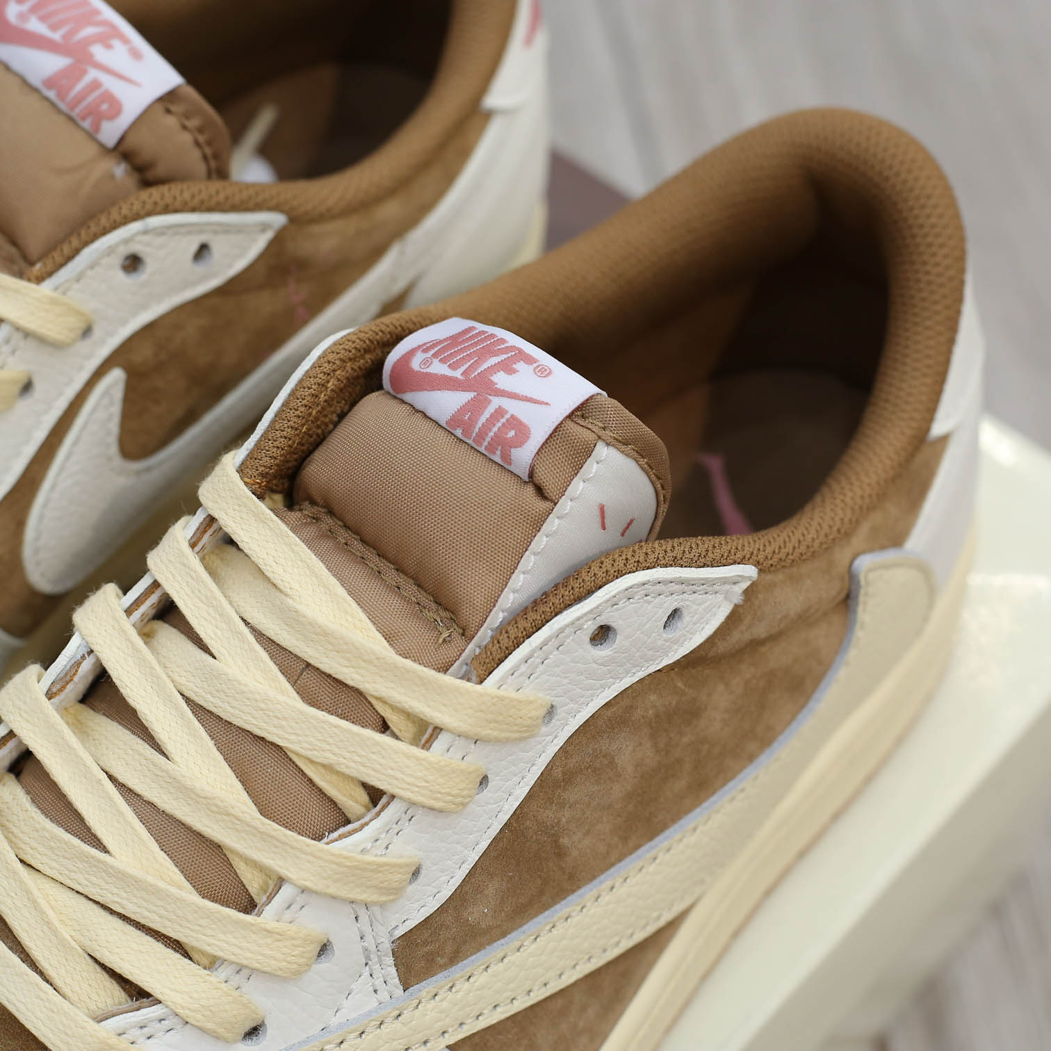 Giày Jordan 1 Low OG Travis Scott Brown Shy Like Auth