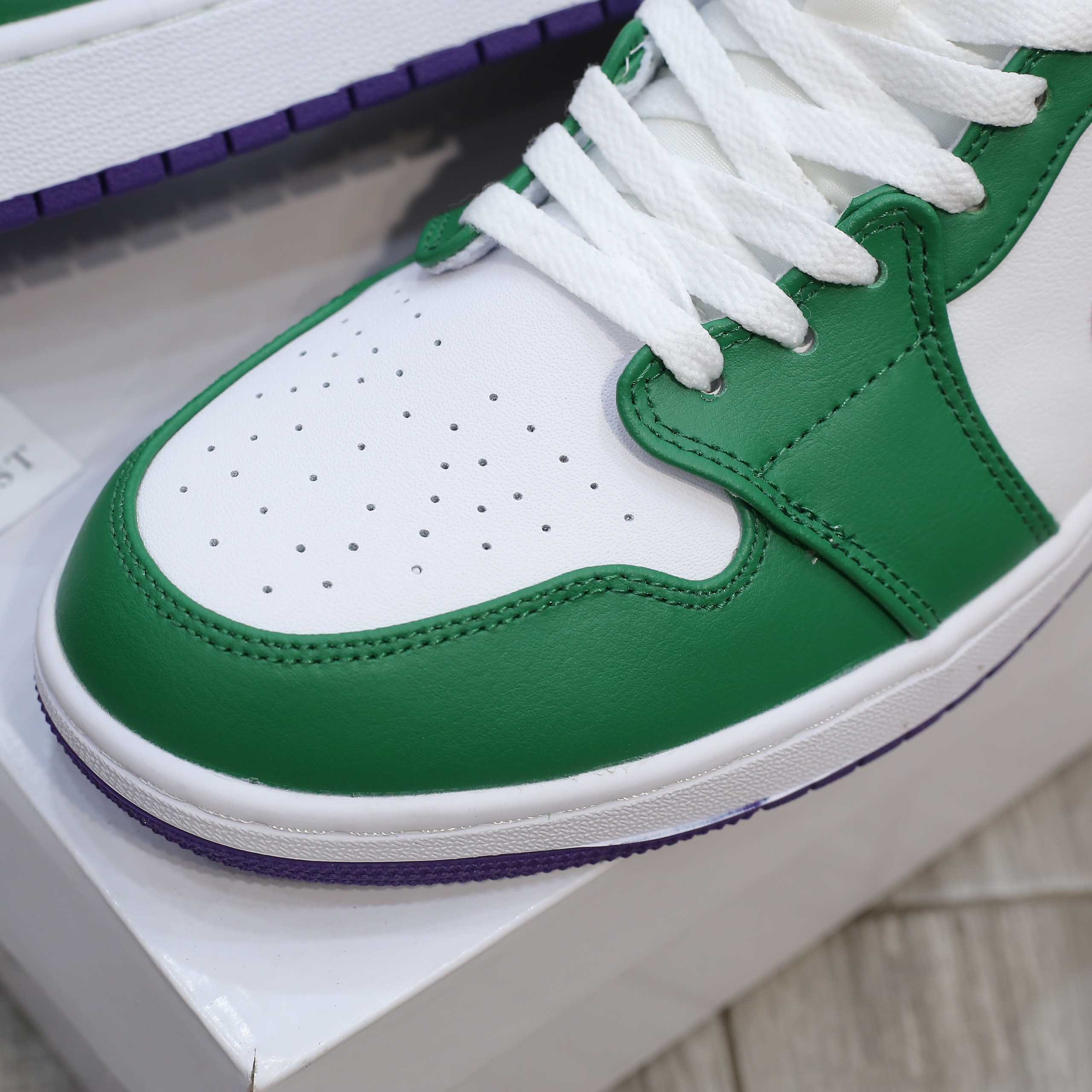 Giày Nike Air Jordan 1 Mid Incredible Hulk Like Auth