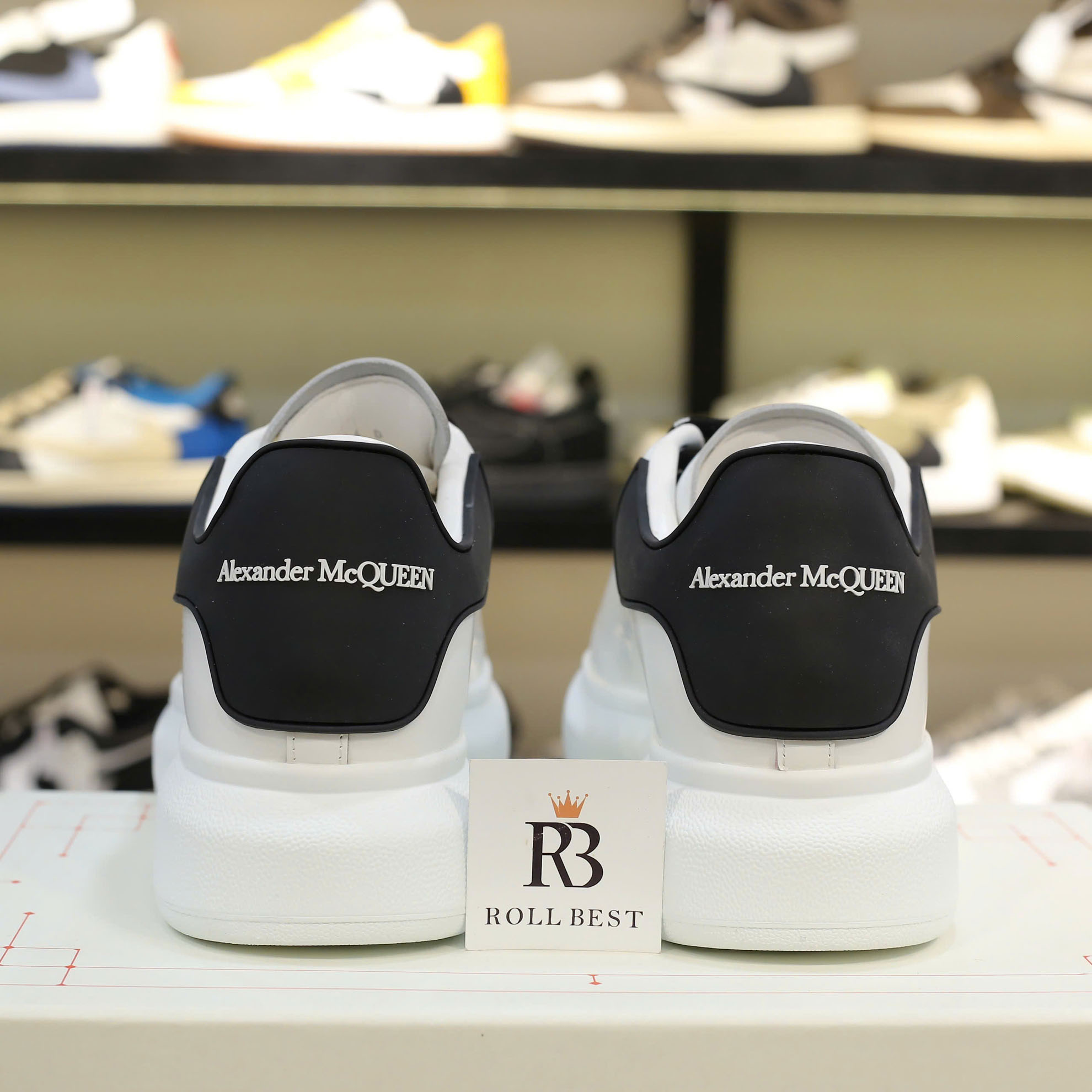 Giày Alexander Mcqueen Oversized Trắng Gót Chữ Trắng Nổi Best Quality
