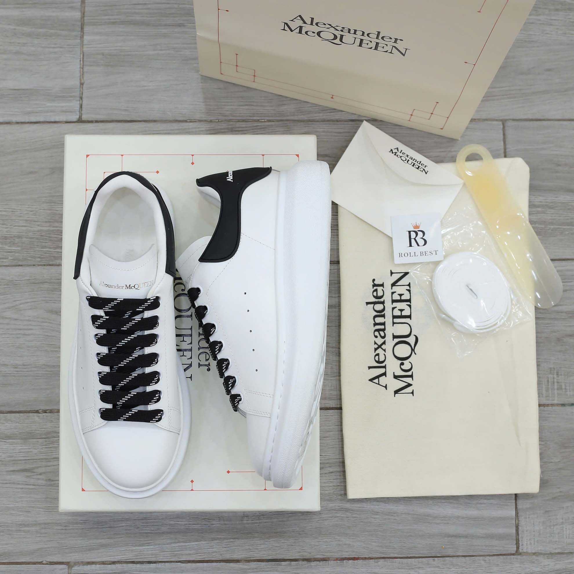 Giày Alexander Mcqueen Oversized Trắng Gót Chữ Trắng Nổi Best Quality