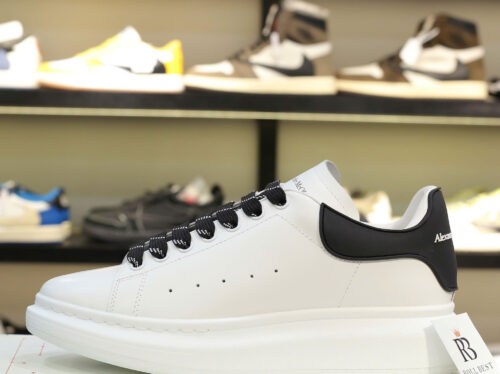 Giày Alexander Mcqueen Oversized Trắng Gót Chữ Trắng Nổi Best Quality
