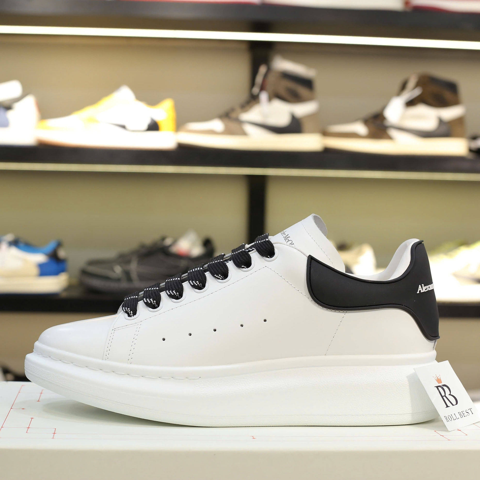 Giày Alexander Mcqueen Oversized Trắng Gót Chữ Trắng Nổi Best Quality