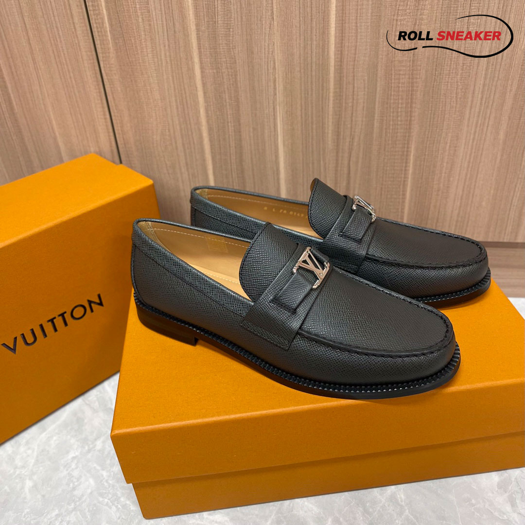 Giày Loafer Louis Vuitton Black Da Taiga Lót Nâu Logo LV Bạc