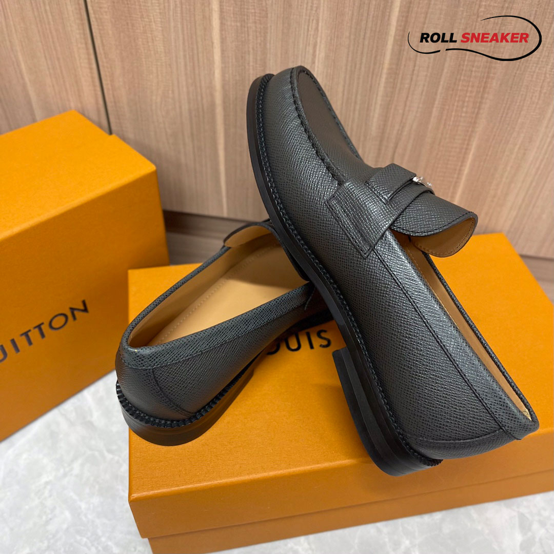 Giày Loafer Louis Vuitton Black Da Taiga Lót Nâu Logo LV Bạc