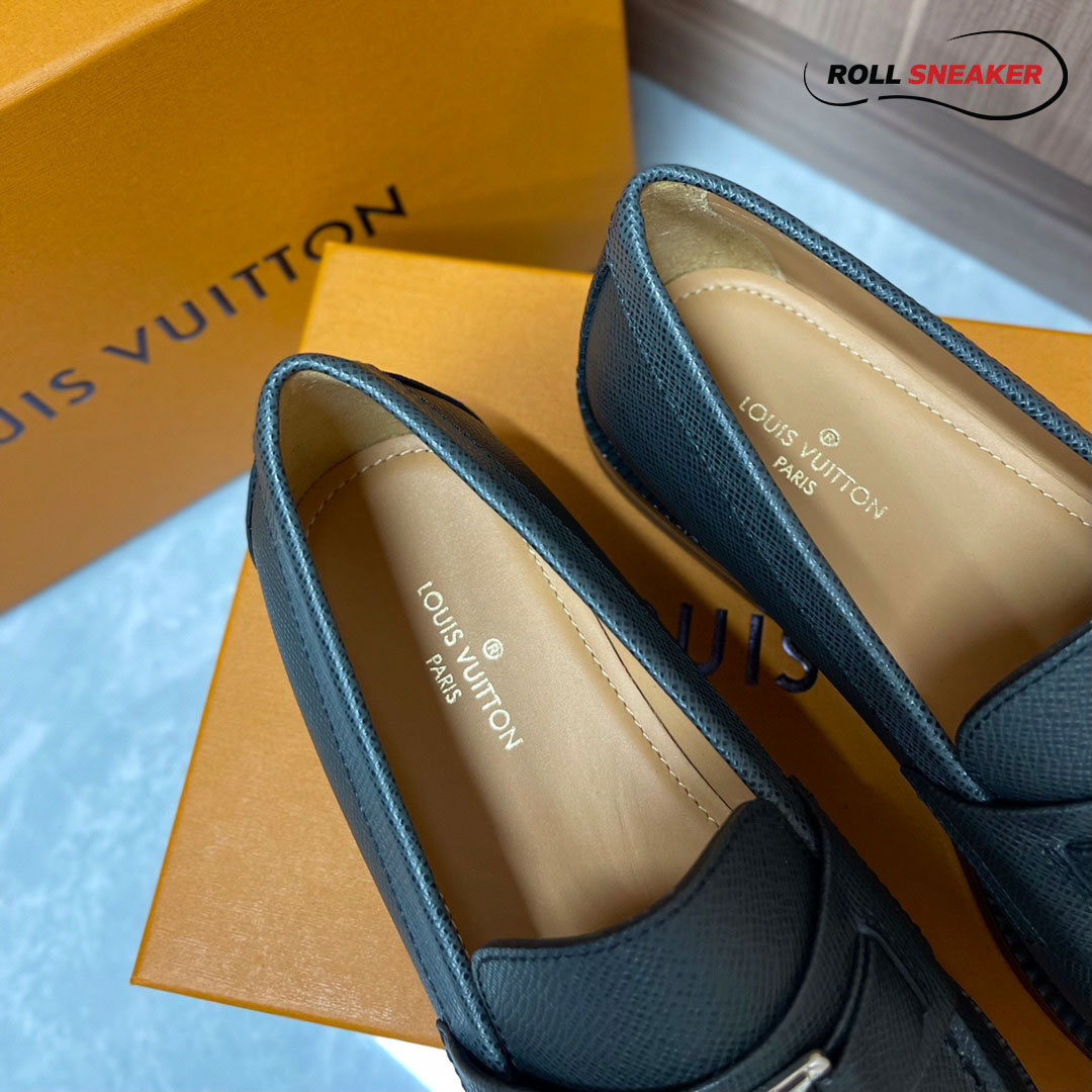 Giày Loafer Louis Vuitton Black Da Taiga Lót Nâu Logo LV Bạc