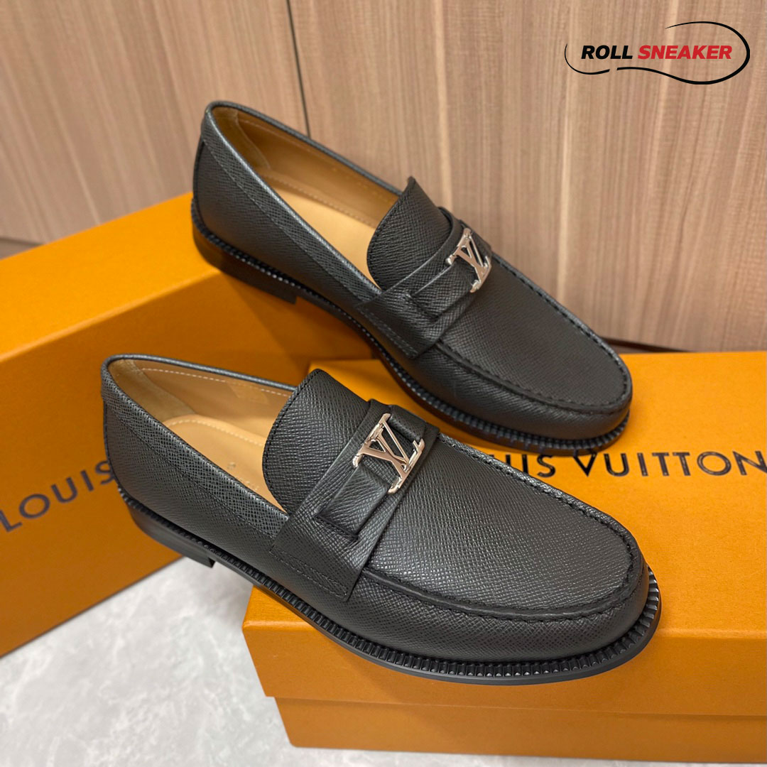 Giày Loafer Louis Vuitton Black Da Taiga Lót Nâu Logo LV Bạc